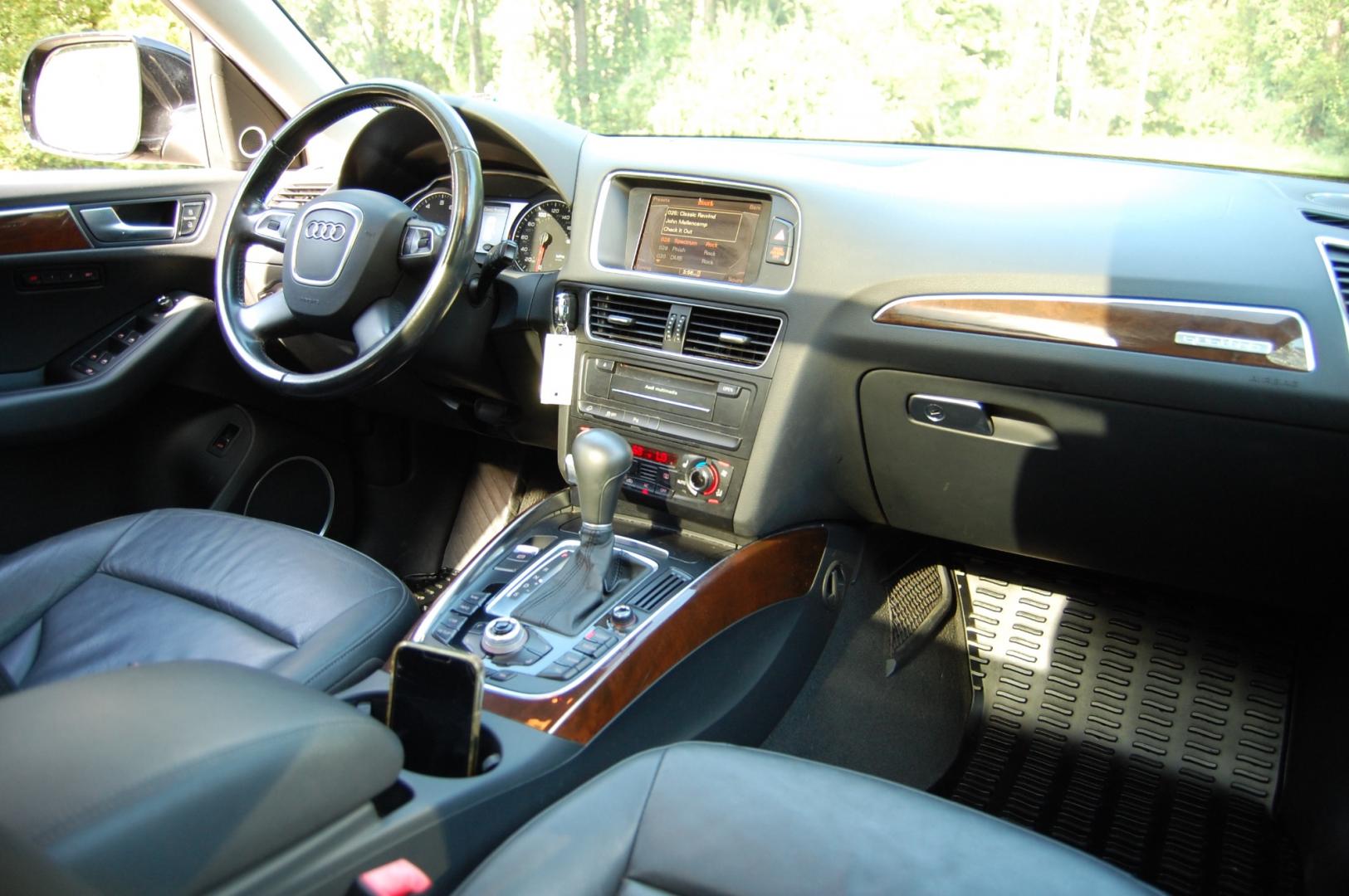 2011 Black /Black Leather Audi Q5 2.0 quattro Premium Plus (WA1LFAFP1BA) with an 2.0L L4 DOHC 16V engine, 6-Speed Automatic transmission, located at 6528 Lower York Road, New Hope, PA, 18938, (215) 862-9555, 40.358707, -74.977882 - Here for sale is a nice 2011 Audi Q5 Premium Plus. This vehicle has a Reconstructed PA title but is is great running and driving condition. Under the hood is a strong running 2.0 liter turbocharged 4 cylinder which puts power to the Quattro AWD system via a smooth shifting automatic transmission. - Photo#23