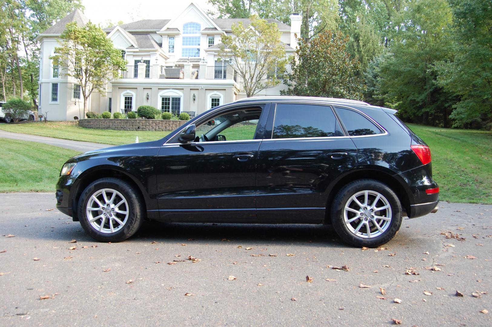 2011 Black /Black Leather Audi Q5 2.0 quattro Premium Plus (WA1LFAFP1BA) with an 2.0L L4 DOHC 16V engine, 6-Speed Automatic transmission, located at 6528 Lower York Road, New Hope, PA, 18938, (215) 862-9555, 40.358707, -74.977882 - Here for sale is a nice 2011 Audi Q5 Premium Plus. This vehicle has a Reconstructed PA title but is is great running and driving condition. Under the hood is a strong running 2.0 liter turbocharged 4 cylinder which puts power to the Quattro AWD system via a smooth shifting automatic transmission. - Photo#2