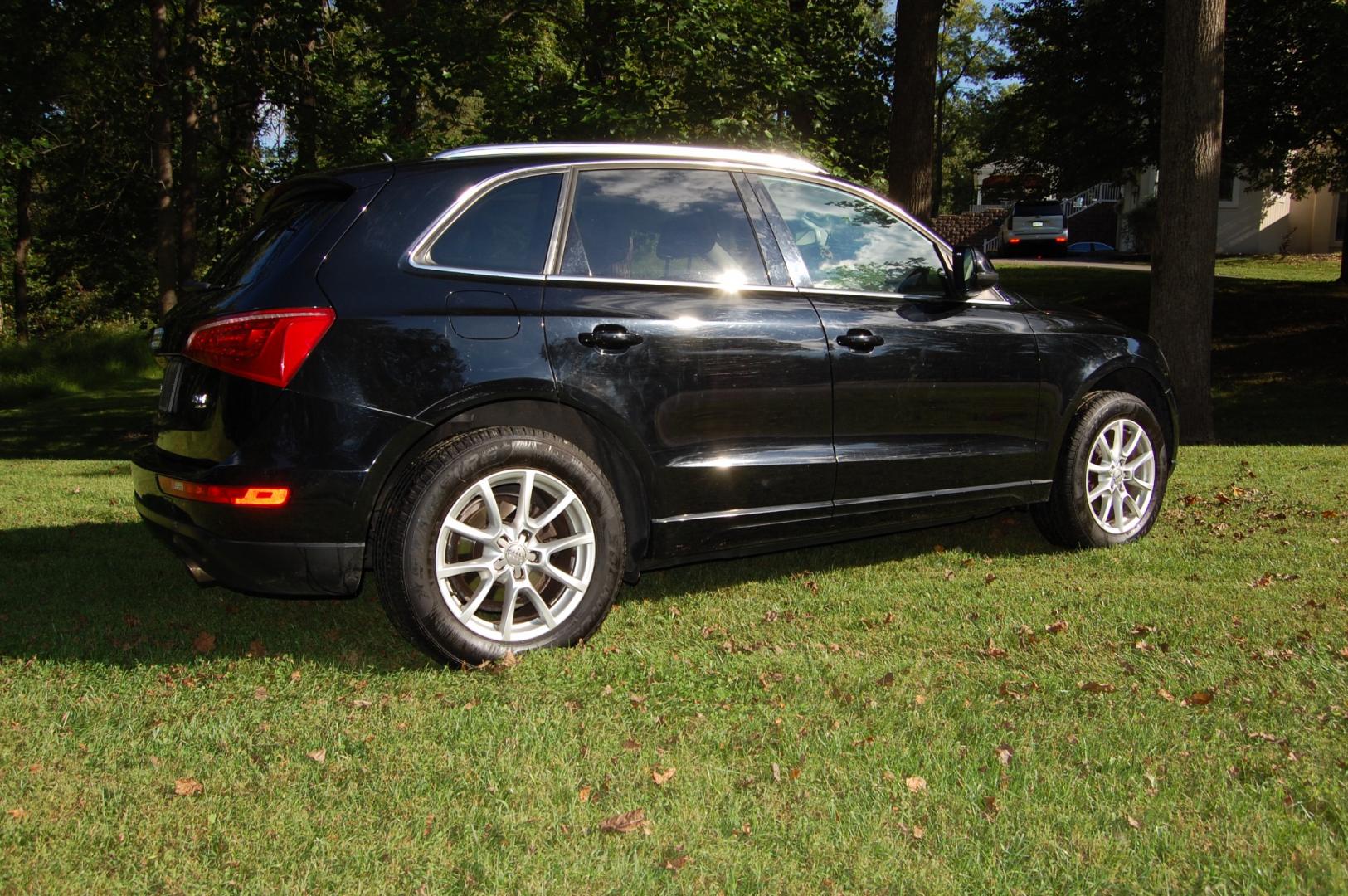 2011 Black /Black Leather Audi Q5 2.0 quattro Premium Plus (WA1LFAFP1BA) with an 2.0L L4 DOHC 16V engine, 6-Speed Automatic transmission, located at 6528 Lower York Road, New Hope, PA, 18938, (215) 862-9555, 40.358707, -74.977882 - Here for sale is a nice 2011 Audi Q5 Premium Plus. This vehicle has a Reconstructed PA title but is is great running and driving condition. Under the hood is a strong running 2.0 liter turbocharged 4 cylinder which puts power to the Quattro AWD system via a smooth shifting automatic transmission. - Photo#7