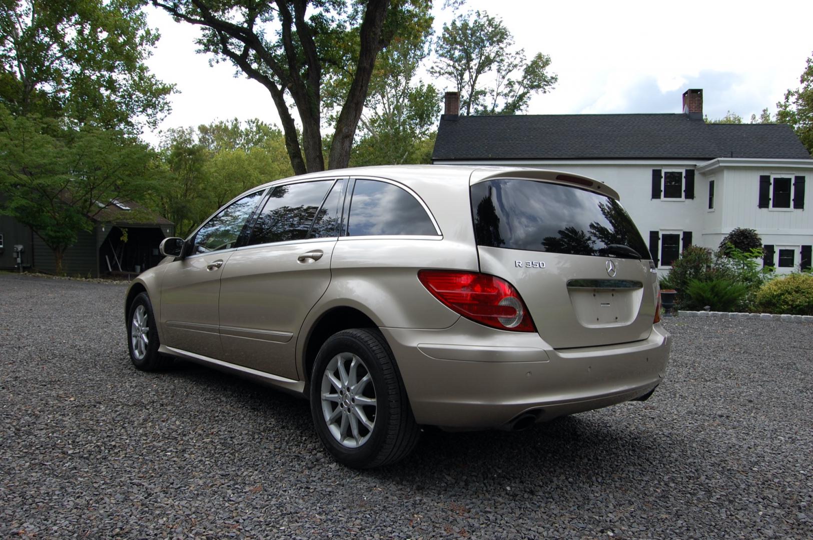 2006 Gold /Tan Leather Mercedes-Benz R-Class R350 (4JGCB65E16A) with an 3.5L V6 DOHC 24V engine, 7-Speed Automatic Overdrive transmission, located at 6528 Lower York Road, New Hope, PA, 18938, (215) 862-9555, 40.358707, -74.977882 - Here we have a 2006 R350 with a 3.5L V6 putting power to all four wheels via an automatic transmission. The interior offers tan leather with wood trim, dual/ rear climate controls, heated front seats, AM/FM/AUX radio with navigation, Harman/Kardon speakers, tilt steering wheel, auto headlights, crui - Photo#2