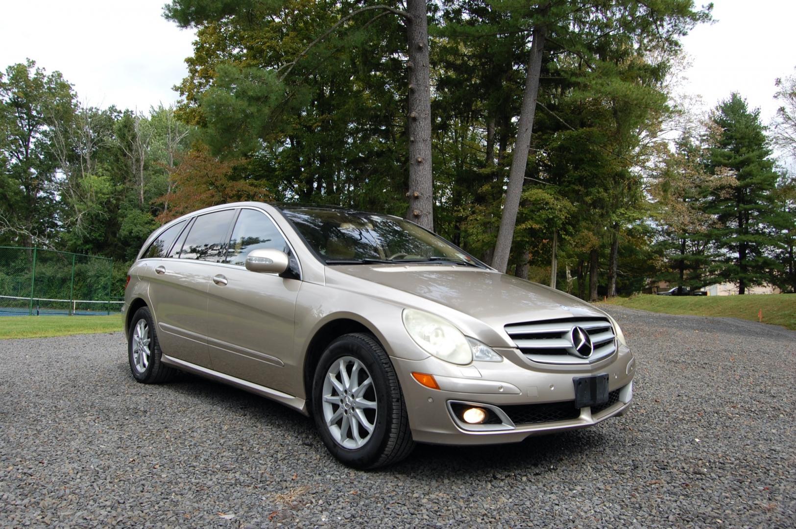 2006 Gold /Tan Leather Mercedes-Benz R-Class R350 (4JGCB65E16A) with an 3.5L V6 DOHC 24V engine, 7-Speed Automatic Overdrive transmission, located at 6528 Lower York Road, New Hope, PA, 18938, (215) 862-9555, 40.358707, -74.977882 - Here we have a 2006 R350 with a 3.5L V6 putting power to all four wheels via an automatic transmission. The interior offers tan leather with wood trim, dual/ rear climate controls, heated front seats, AM/FM/AUX radio with navigation, Harman/Kardon speakers, tilt steering wheel, auto headlights, crui - Photo#6