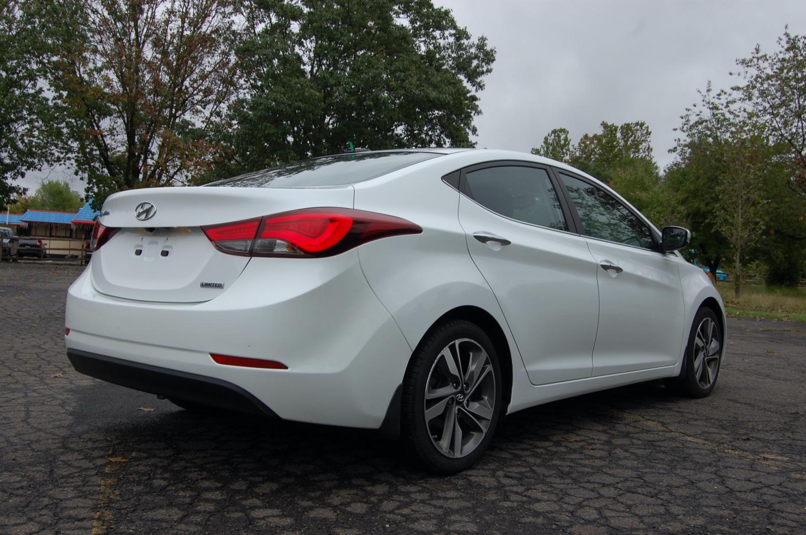 2015 White /Black Leather Hyundai Elantra Limited (5NPDH4AE7FH) with an 1.8L L4 DOHC 16V engine, 6-Speed Automatic transmission, located at 6528 Lower York Road, New Hope, PA, 18938, (215) 862-9555, 40.358707, -74.977882 - Here for sale is a very nice 2015 Hyundai Elantra Limited sedan. Under the hood is a strong running 1.8 liter 4 cylinder which puts power to the front wheels via a smooth shifting automatic transmission. Features include; Black leather interior, keyless entry system, one master key, cruise control - Photo#4