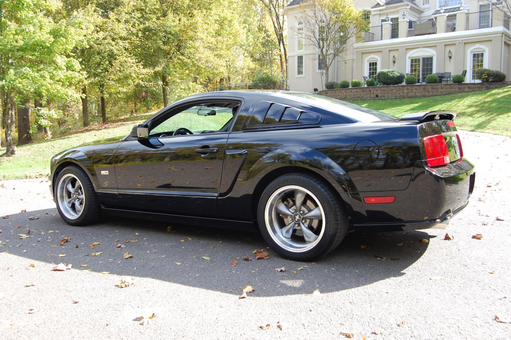 2005 Black /Black leather Ford Mustang GT Premium Coupe (1ZVHT82H455) with an 4.6L V8 SOHC 24V engine, 5 Speed Manual transmission, located at 6528 Lower York Road, New Hope, PA, 18938, (215) 862-9555, 40.358707, -74.977882 - Here we have a beautiful Ford Mustang GT, only 25k original miles, a 4.6L V8 putting power to the rear wheels via a manual 5 speed transmission. The interior offers black leather, keyless entry, heat, A/C, AM/FM/CD/AUX radio, tilt steering wheel, cruise control, power windows, power locks and pow - Photo#8