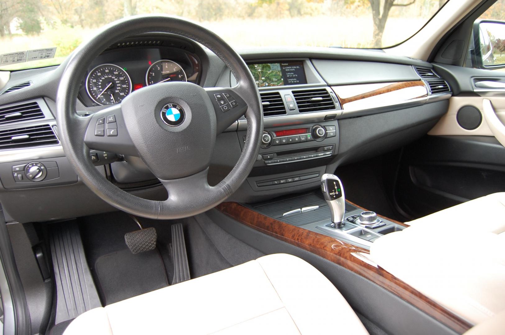 2013 Gray /Ivory Leather BMW X5 xDrive35i (5UXZV4C55D0) with an 3.0L L6 DOHC 24V turbocharged engine, 6-Speed Automatic transmission, located at 6528 Lower York Road, New Hope, PA, 18938, (215) 862-9555, 40.358707, -74.977882 - Here for sale is a very nice 2013 BMW X5 35i in Space Gray. Under the hood is a strong running 3.0 liter turbocharged inline 6 cylinder engine which puts power to the AWD system via a smooth shifting automatic transmission. Features include; Ivory Leather interior, wood grain trim, keyless entry s - Photo#15