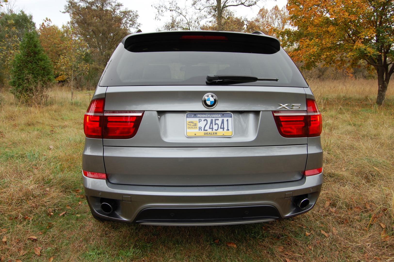 2013 Gray /Ivory Leather BMW X5 xDrive35i (5UXZV4C55D0) with an 3.0L L6 DOHC 24V turbocharged engine, 6-Speed Automatic transmission, located at 6528 Lower York Road, New Hope, PA, 18938, (215) 862-9555, 40.358707, -74.977882 - Here for sale is a very nice 2013 BMW X5 35i in Space Gray. Under the hood is a strong running 3.0 liter turbocharged inline 6 cylinder engine which puts power to the AWD system via a smooth shifting automatic transmission. Features include; Ivory Leather interior, wood grain trim, keyless entry s - Photo#7