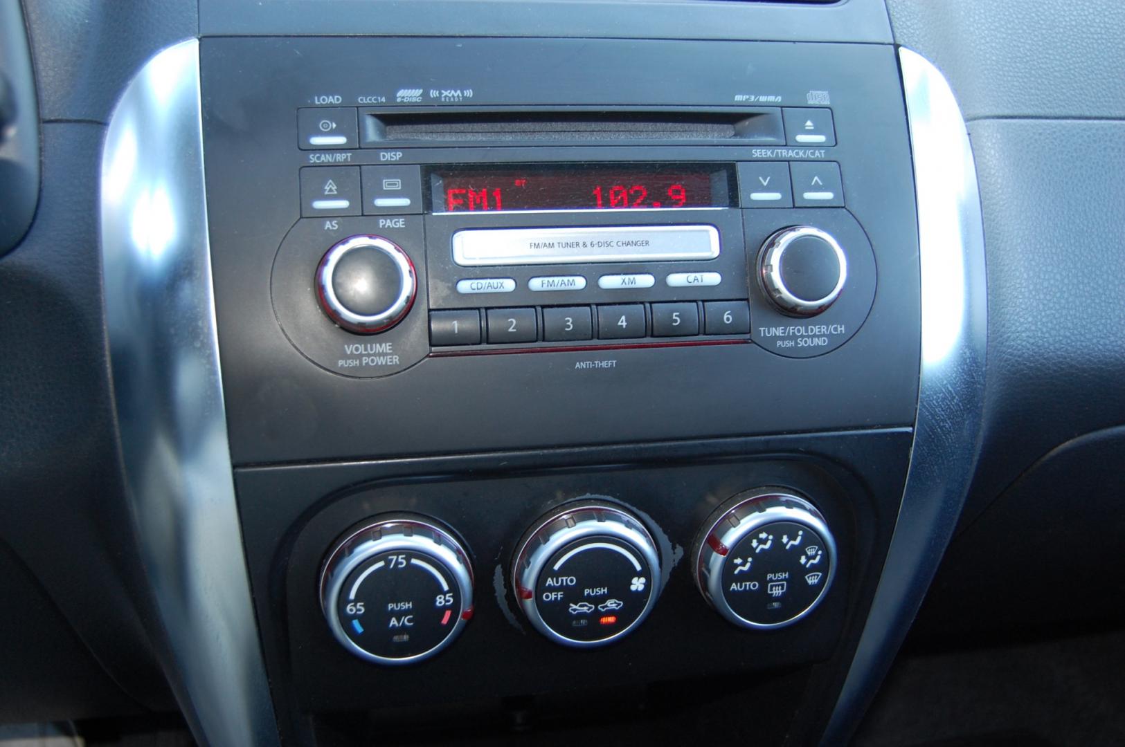 2009 Silver /Back Cloth Suzuki SX4 Crossover Crossover (JS2YB417095) with an 2.0L L4 DOHC 16V engine, 5 Speed Manual transmission, located at 6528 Lower York Road, New Hope, PA, 18938, (215) 862-9555, 40.358707, -74.977882 - Here for sale is a very nice 2009 Suzuki SX4 Crossover. Under the hood is a strong running 2.0 liter 4 cylinder which puts power to 2 or 4 wheels via a solid shifting 5 speed manual transmission with a strong clutch. Features include; Black cloth interior, keyless entry system, 2 master keys, one - Photo#12