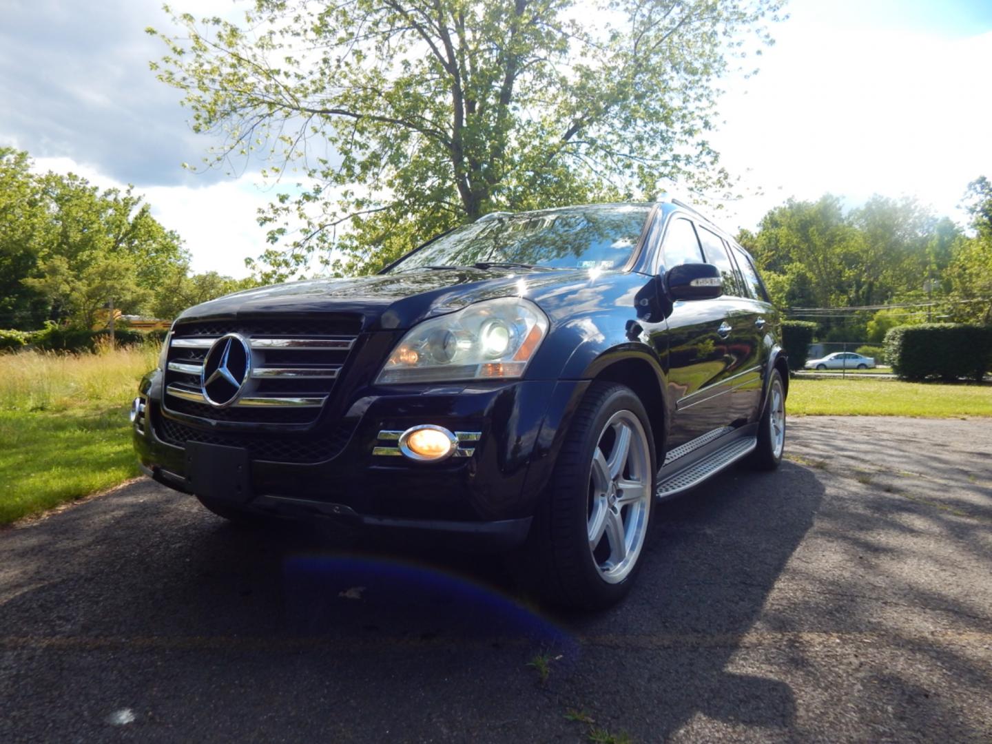 2008 Black /Tan leather Mercedes-Benz GL-Class GL550 (4JGBF86E28A) with an 5.5L V8 DOHC 32V engine, 7-Speed Automatic Overdrive transmission, located at 6528 Lower York Road, New Hope, PA, 18938, (215) 862-9555, 40.358707, -74.977882 - Here we have a beautiful Mercedes GL 550 with a 5.5L V8 putting power to all 4 wheel via a smooth shifting automatic transmission. Options include: tan leather, wood trim, keyless entry, dual power front seats, dual plus rear climate controls, heated seats, AM/FM/SAT/6CD/AUX radio, aftermarket rear - Photo#0