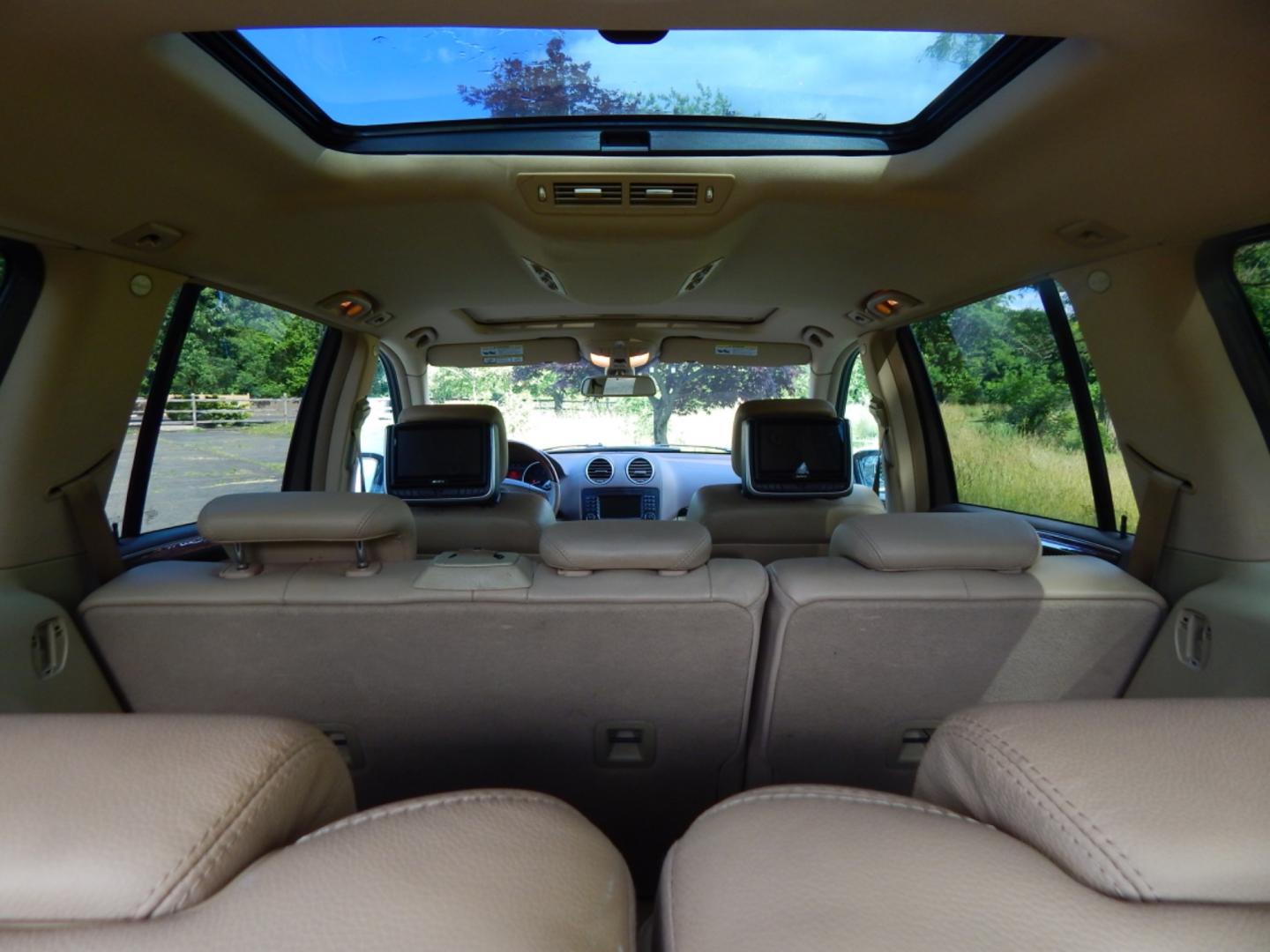 2008 Black /Tan leather Mercedes-Benz GL-Class GL550 (4JGBF86E28A) with an 5.5L V8 DOHC 32V engine, 7-Speed Automatic Overdrive transmission, located at 6528 Lower York Road, New Hope, PA, 18938, (215) 862-9555, 40.358707, -74.977882 - Here we have a beautiful Mercedes GL 550 with a 5.5L V8 putting power to all 4 wheel via a smooth shifting automatic transmission. Options include: tan leather, wood trim, keyless entry, dual power front seats, dual plus rear climate controls, heated seats, AM/FM/SAT/6CD/AUX radio, aftermarket rear - Photo#14