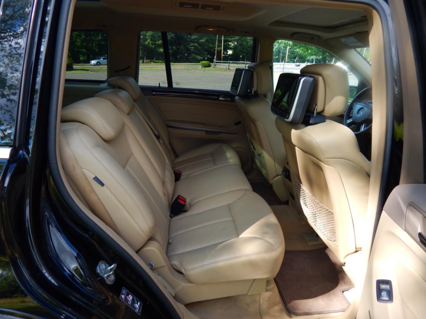 2008 Black /Tan leather Mercedes-Benz GL-Class GL550 (4JGBF86E28A) with an 5.5L V8 DOHC 32V engine, 7-Speed Automatic Overdrive transmission, located at 6528 Lower York Road, New Hope, PA, 18938, (215) 862-9555, 40.358707, -74.977882 - Here we have a beautiful Mercedes GL 550 with a 5.5L V8 putting power to all 4 wheel via a smooth shifting automatic transmission. Options include: tan leather, wood trim, keyless entry, dual power front seats, dual plus rear climate controls, heated seats, AM/FM/SAT/6CD/AUX radio, aftermarket rear - Photo#17