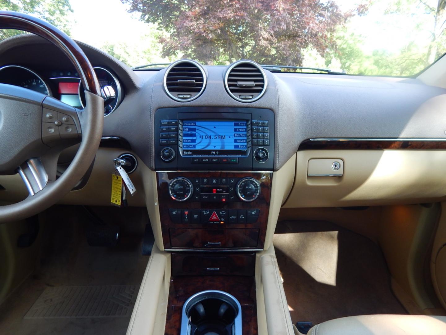 2008 Black /Tan leather Mercedes-Benz GL-Class GL550 (4JGBF86E28A) with an 5.5L V8 DOHC 32V engine, 7-Speed Automatic Overdrive transmission, located at 6528 Lower York Road, New Hope, PA, 18938, (215) 862-9555, 40.358707, -74.977882 - Here we have a beautiful Mercedes GL 550 with a 5.5L V8 putting power to all 4 wheel via a smooth shifting automatic transmission. Options include: tan leather, wood trim, keyless entry, dual power front seats, dual plus rear climate controls, heated seats, AM/FM/SAT/6CD/AUX radio, aftermarket rear - Photo#21