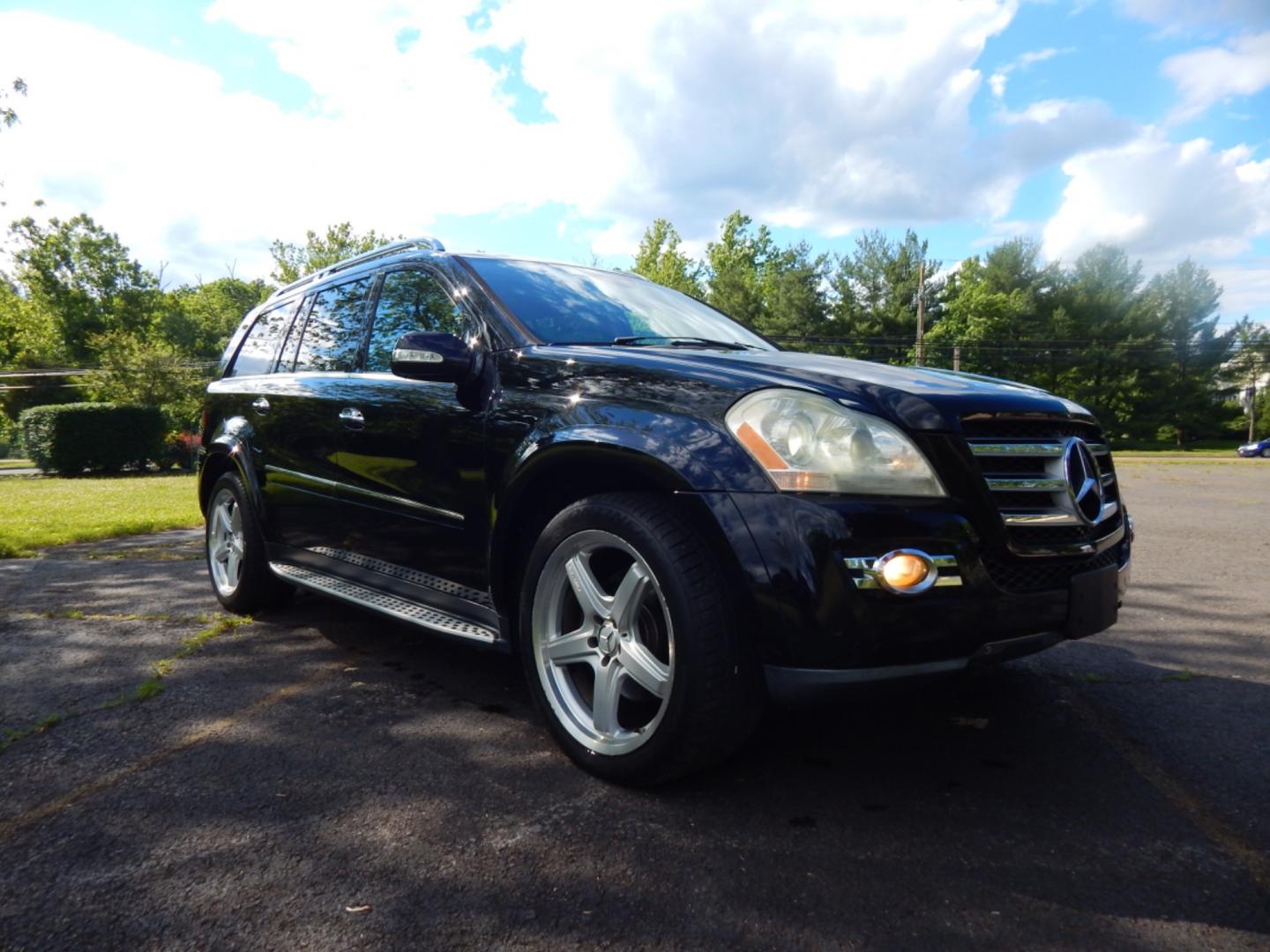 2008 Black /Tan leather Mercedes-Benz GL-Class GL550 (4JGBF86E28A) with an 5.5L V8 DOHC 32V engine, 7-Speed Automatic Overdrive transmission, located at 6528 Lower York Road, New Hope, PA, 18938, (215) 862-9555, 40.358707, -74.977882 - Here we have a beautiful Mercedes GL 550 with a 5.5L V8 putting power to all 4 wheel via a smooth shifting automatic transmission. Options include: tan leather, wood trim, keyless entry, dual power front seats, dual plus rear climate controls, heated seats, AM/FM/SAT/6CD/AUX radio, aftermarket rear - Photo#6