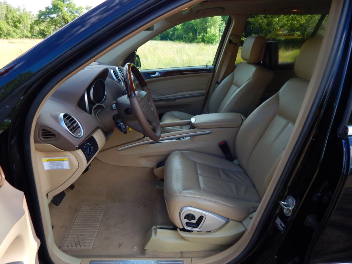 2008 Black /Tan leather Mercedes-Benz GL-Class GL550 (4JGBF86E28A) with an 5.5L V8 DOHC 32V engine, 7-Speed Automatic Overdrive transmission, located at 6528 Lower York Road, New Hope, PA, 18938, (215) 862-9555, 40.358707, -74.977882 - Here we have a beautiful Mercedes GL 550 with a 5.5L V8 putting power to all 4 wheel via a smooth shifting automatic transmission. Options include: tan leather, wood trim, keyless entry, dual power front seats, dual plus rear climate controls, heated seats, AM/FM/SAT/6CD/AUX radio, aftermarket rear - Photo#10