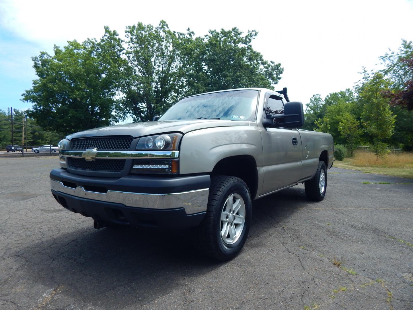 2003 Gray /Gray Cloth Chevrolet Silverado 1500 Long Bed 4WD (1GCEK14V93Z) with an 4.8L V8 OHV 16V engine, Automatic transmission, located at 6528 Lower York Road, New Hope, PA, 18938, (215) 862-9555, 40.358707, -74.977882 - Here we have a great running and driving 2003 Chevy Silverado 1500 with a 4.8L V8 putting power to a 4x4 automatic transmission. Options include: gray cloth, dual climate controls, Kenwood head unit for radio, reverse camera, bench seat, aftermarket window tint, tilt steering wheel, roll up windows, - Photo#0