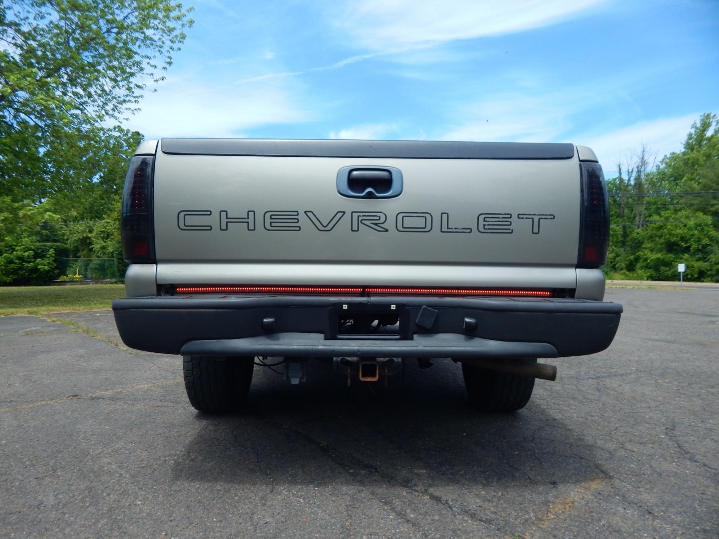 2003 Gray /Gray Cloth Chevrolet Silverado 1500 Long Bed 4WD (1GCEK14V93Z) with an 4.8L V8 OHV 16V engine, Automatic transmission, located at 6528 Lower York Road, New Hope, PA, 18938, (215) 862-9555, 40.358707, -74.977882 - Here we have a great running and driving 2003 Chevy Silverado 1500 with a 4.8L V8 putting power to a 4x4 automatic transmission. Options include: gray cloth, dual climate controls, Kenwood head unit for radio, reverse camera, bench seat, aftermarket window tint, tilt steering wheel, roll up windows, - Photo#3