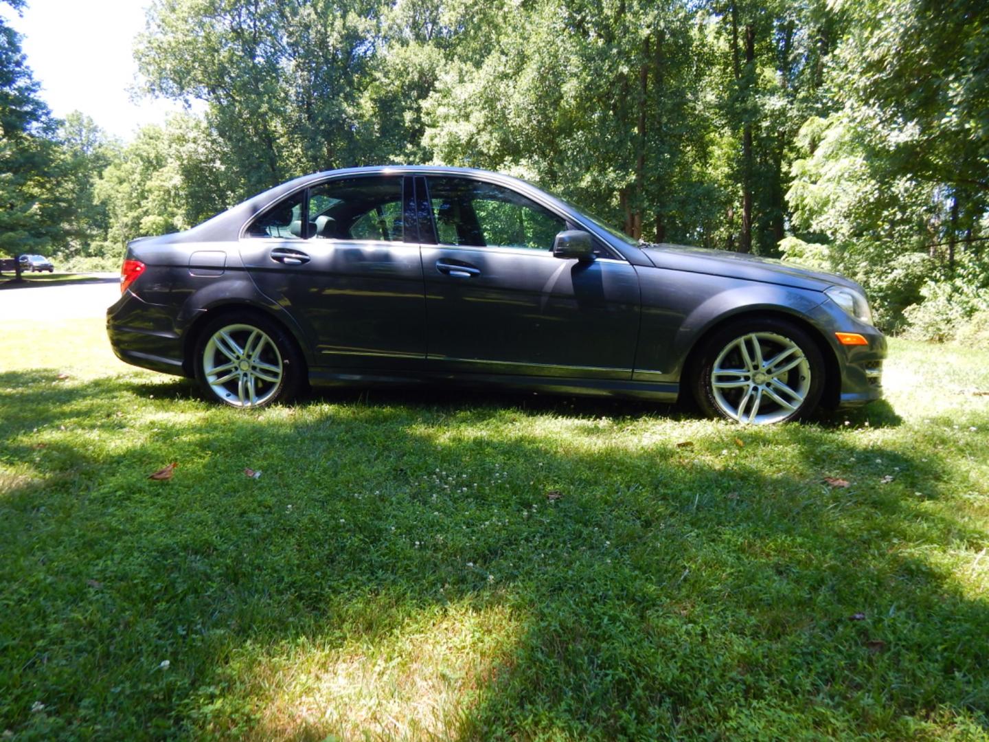 2014 Gray /Black Leather Mercedes-Benz C-Class Sport (WDDGF8AB4EG) with an 3.5L V6 engine, Automatic transmission, located at 6528 Lower York Road, New Hope, PA, 18938, (215) 862-9555, 40.358707, -74.977882 - Here we have a nice running and driving Mercedes C300 with a 3.5L V6 putting power to all four wheels via a smooth shifting automatic transmission. Options include: black leather, dual power seats, dual climate controls, heated front seats, AM/FM/CD/SAT/BLUETOOTH radio, Harman/Kardon speakers, nav - Photo#3