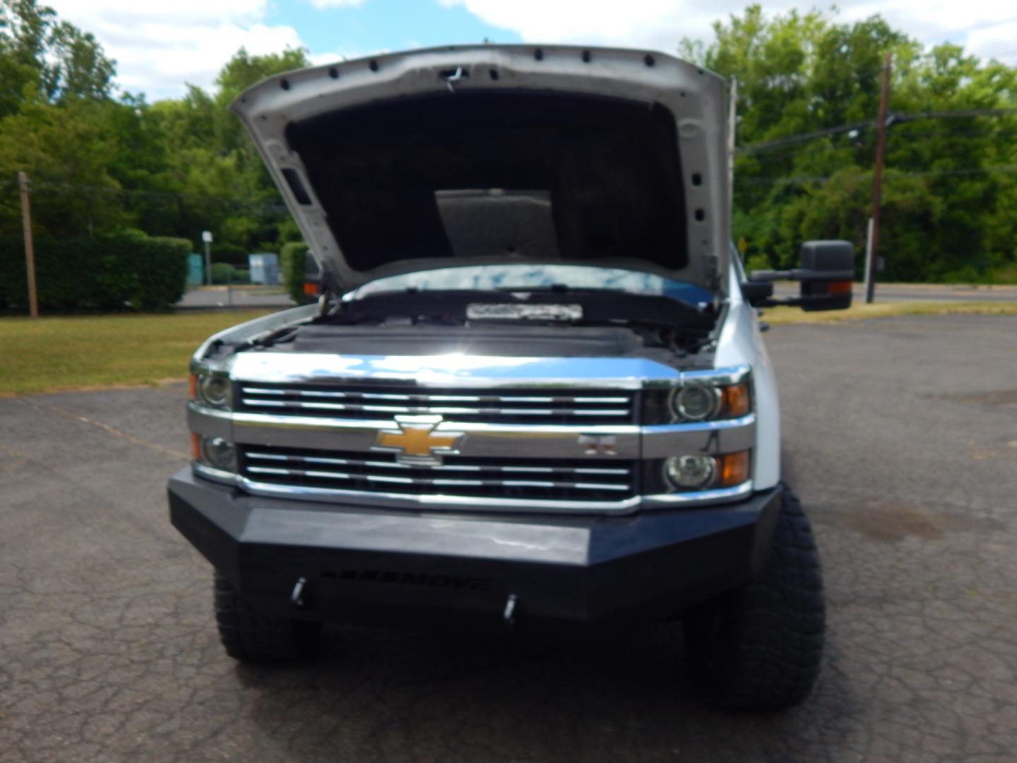 2017 White /Grey Vinyl Chevrolet Silverado 1500 (1GC1KUEY5HF) , Allison Automatic transmission, located at 6528 Lower York Road, New Hope, PA, 18938, (215) 862-9555, 40.358707, -74.977882 - 2017 Chevrolet Silverado Duramax...2 or 4wheel drive, turbo diesel engine, Allison automatic transmission, tilt wheel, cruise control, grey vinyl seating, 4 doors, step up side rails, 20" wheels with LT305/55/20 tires that are almost new Ice cold AC, bed liner, 5th wheel and an AM/FM stereo. The pr - Photo#15