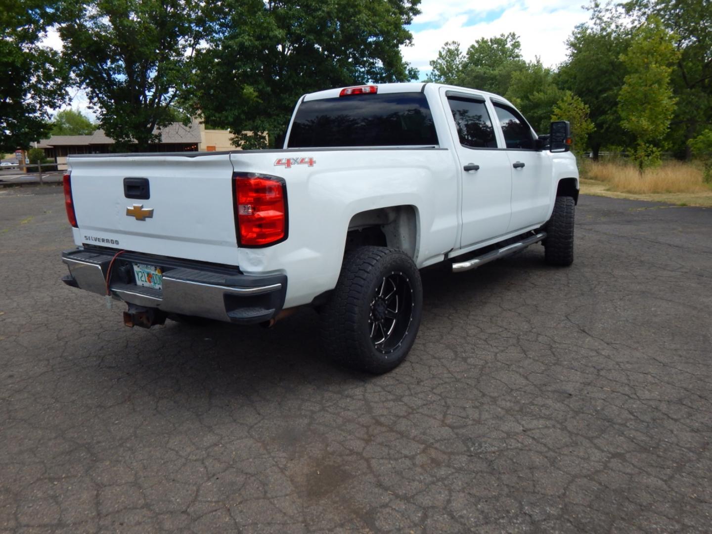 2017 White /Grey Vinyl Chevrolet Silverado 1500 (1GC1KUEY5HF) , Allison Automatic transmission, located at 6528 Lower York Road, New Hope, PA, 18938, (215) 862-9555, 40.358707, -74.977882 - 2017 Chevrolet Silverado Duramax...2 or 4wheel drive, turbo diesel engine, Allison automatic transmission, tilt wheel, cruise control, grey vinyl seating, 4 doors, step up side rails, 20" wheels with LT305/55/20 tires that are almost new Ice cold AC, bed liner, 5th wheel and an AM/FM stereo. The pr - Photo#4