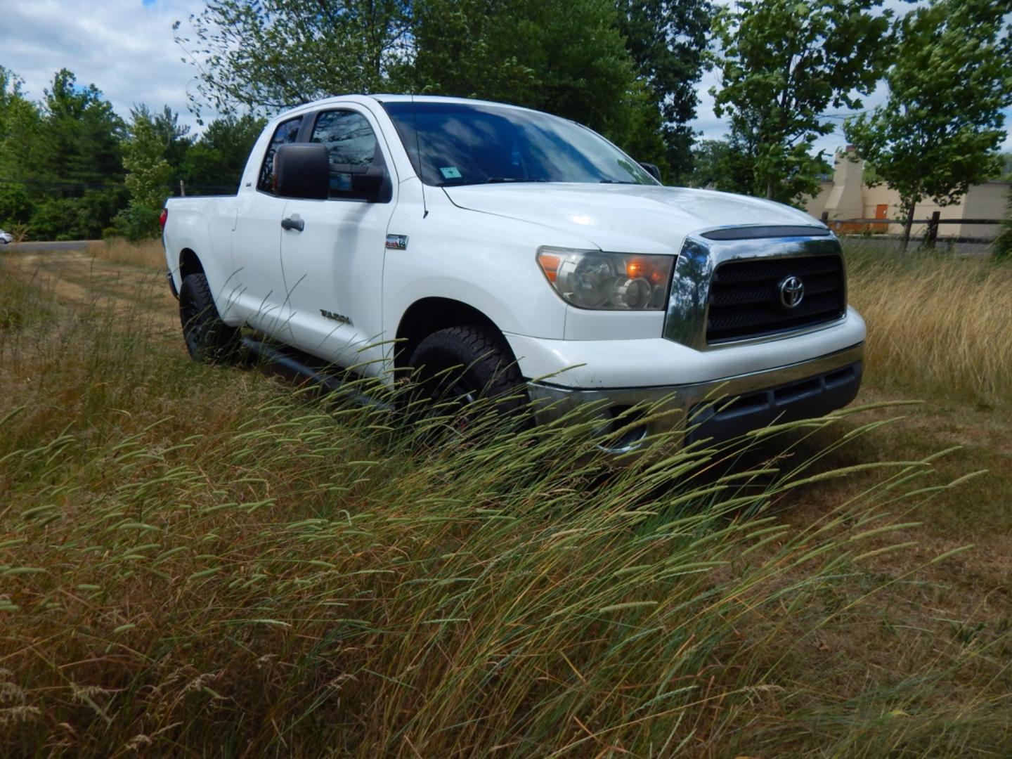 2008 White /GRAY Cloth Toyota Tundra SR5 (5TBRV54108S) with an 5.7 Liter V8 engine, Automatic transmission, located at 6528 Lower York Road, New Hope, PA, 18938, (215) 862-9555, 40.358707, -74.977882 - 2008 Toyota Tundra Double Cab....5.7 Liter V8 engine, auto trans, tilt wheel, cruise control, dual climate control, power drivers seat, windows, locks, sliding rear window, dual mirrors, drop in bed liner step up rails, TRD wheels, 275/65/R18 like new tires, AM/FM/Bluetooth/Navigation screen. Price - Photo#3