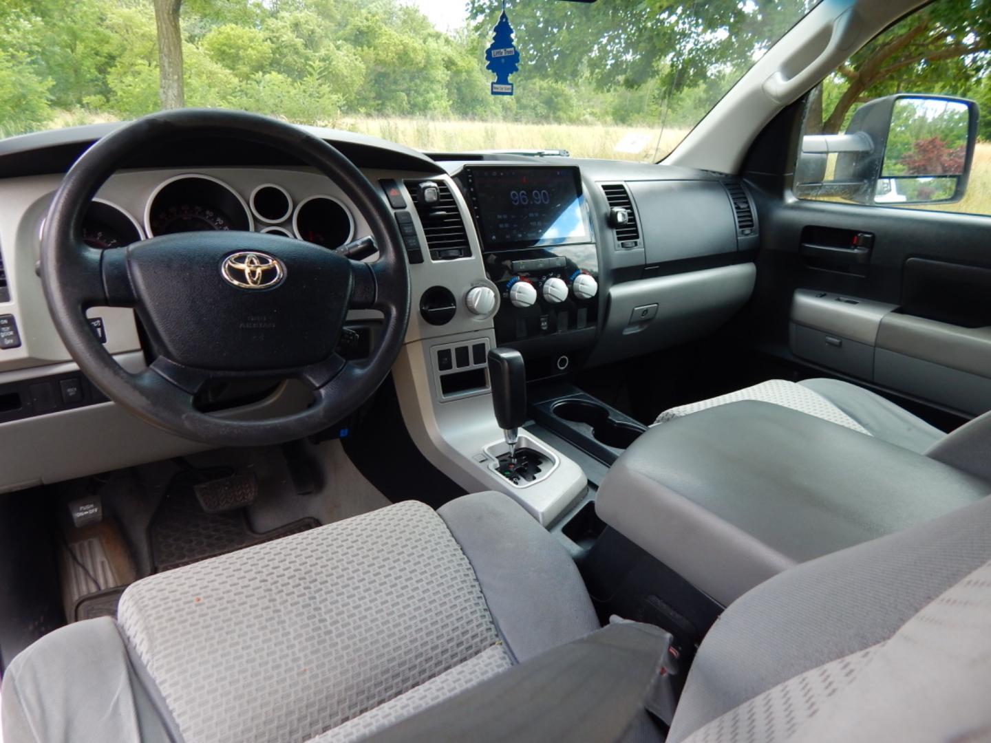 2008 White /GRAY Cloth Toyota Tundra SR5 (5TBRV54108S) with an 5.7 Liter V8 engine, Automatic transmission, located at 6528 Lower York Road, New Hope, PA, 18938, (215) 862-9555, 40.358707, -74.977882 - 2008 Toyota Tundra Double Cab....5.7 Liter V8 engine, auto trans, tilt wheel, cruise control, dual climate control, power drivers seat, windows, locks, sliding rear window, dual mirrors, drop in bed liner step up rails, TRD wheels, 275/65/R18 like new tires, AM/FM/Bluetooth/Navigation screen. Price - Photo#9