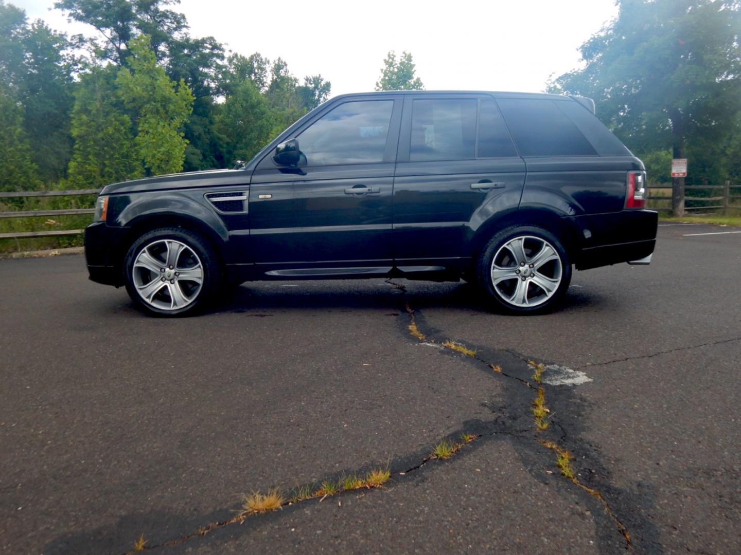 2011 Black /Black Leather Land Rover Range Rover Sport GT Limited Edition (SALSF2D45BA) with an 5.0L V8 engine, Automatic transmission, located at 6528 Lower York Road, New Hope, PA, 18938, (215) 862-9555, 40.358707, -74.977882 - Here we have a beautiful Range Rover Sport HSE GT Limited Edition with a 5.0L V8 putting power to all four wheels via a smooth shifting automatic transmission. Options include: black leather, dual climate control, headed seats all around, air suspension, AM/FM/SAT/CD/USB/AUX radio with navigation, H - Photo#2