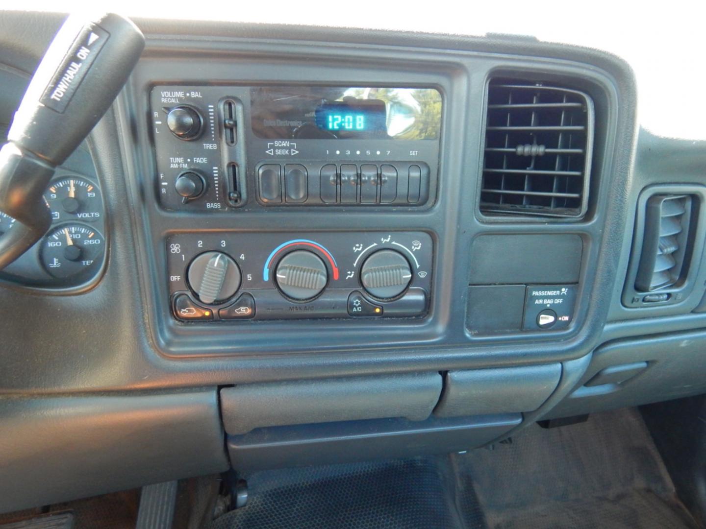 2002 Gray /Gray Cloth Chevrolet Silverado 1500 Long Bed 2WD (1GCEC14W52Z) with an 4.3L V6 OHV 12V engine, Automatic transmission, located at 6528 Lower York Road, New Hope, PA, 18938, (215) 862-9555, 40.358707, -74.977882 - Here we have a Chevrolet Silverado with a 4.3L V6 putting power to the rear wheels via a smooth shifting automatic transmission. Options include: gray cloth, AM/FM radio, cruise control, tilt steering wheel, ice cold AC, seats 3, roll up windows, drivers/passengers front airbags for safety, 16 inch - Photo#7