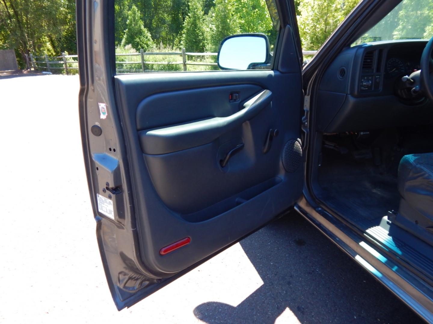 2002 Gray /Gray Cloth Chevrolet Silverado 1500 Long Bed 2WD (1GCEC14W52Z) with an 4.3L V6 OHV 12V engine, Automatic transmission, located at 6528 Lower York Road, New Hope, PA, 18938, (215) 862-9555, 40.358707, -74.977882 - Here we have a Chevrolet Silverado with a 4.3L V6 putting power to the rear wheels via a smooth shifting automatic transmission. Options include: gray cloth, AM/FM radio, cruise control, tilt steering wheel, ice cold AC, seats 3, roll up windows, drivers/passengers front airbags for safety, 16 inch - Photo#12