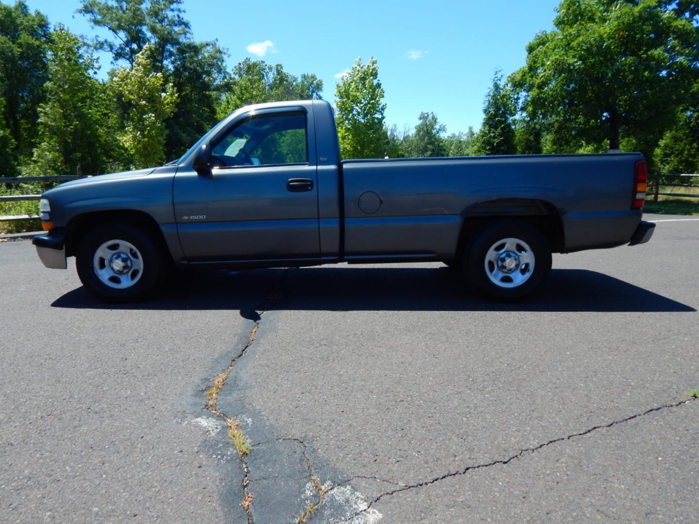 2002 Gray /Gray Cloth Chevrolet Silverado 1500 Long Bed 2WD (1GCEC14W52Z) with an 4.3L V6 OHV 12V engine, Automatic transmission, located at 6528 Lower York Road, New Hope, PA, 18938, (215) 862-9555, 40.358707, -74.977882 - Here we have a Chevrolet Silverado with a 4.3L V6 putting power to the rear wheels via a smooth shifting automatic transmission. Options include: gray cloth, AM/FM radio, cruise control, tilt steering wheel, ice cold AC, seats 3, roll up windows, drivers/passengers front airbags for safety, 16 inch - Photo#1