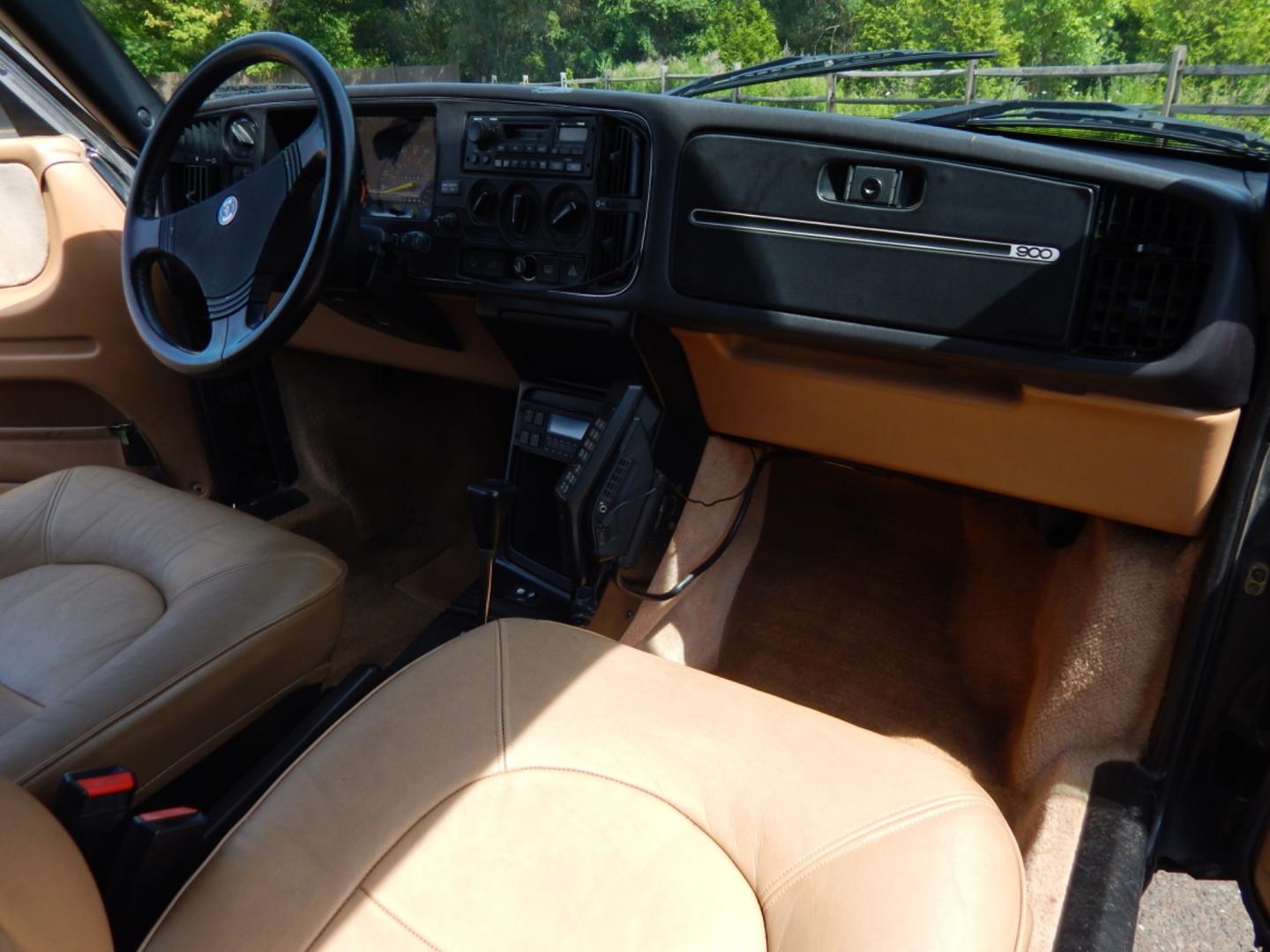 1989 Black /Tan Leather Saab 900 Turbo convertible (YS3AT76L0K7) with an 2.0L L4 DOHC 16V TURBO engine, 3-Speed Automatic transmission, located at 6528 Lower York Road, New Hope, PA, 18938, (215) 862-9555, 40.358707, -74.977882 - Photo#11