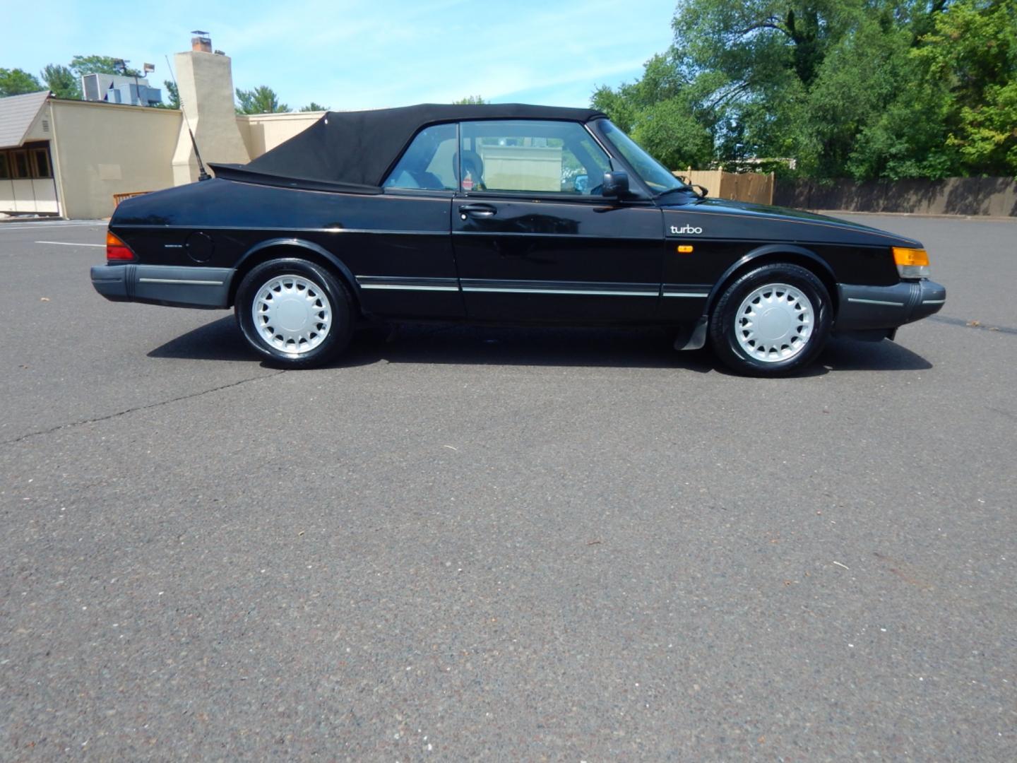 1989 Black /Tan Leather Saab 900 Turbo convertible (YS3AT76L0K7) with an 2.0L L4 DOHC 16V TURBO engine, 3-Speed Automatic transmission, located at 6528 Lower York Road, New Hope, PA, 18938, (215) 862-9555, 40.358707, -74.977882 - Here we have a Saab 900 Turbo with a 2.0L 4 cylinder Turbo engine putting power to the front wheels via an automatic transmission. Options include: tan leather, heat, mobile phone comes with car, heated drivers seat, power convertible top, power windows, power mirrors, 15 inch alloy wheels and seats - Photo#4