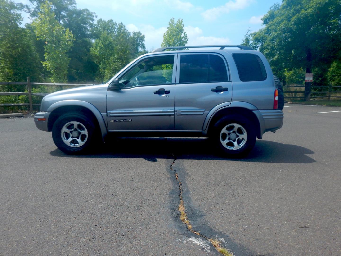 2004 Silver /Gray Cloth Chevrolet Tracker ZR2 4WD (2CNBJ734946) with an 2.5L V6 DOHC 24V engine, 4-Speed Automatic Overdrive transmission, located at 6528 Lower York Road, New Hope, PA, 18938, (215) 862-9555, 40.358707, -74.977882 - Here we have a Chevrolet Tracker with a 2.5L V6 putting power to a 4x4 automatic transmission. Options include: gray cloth, keyless entry, 1 remote and 1 key, cruise control, tilt steering wheel, A/C, power windows, power locks, power mirrors, AM/FM/CD radio, drivers/passengers front airbag for safe - Photo#0