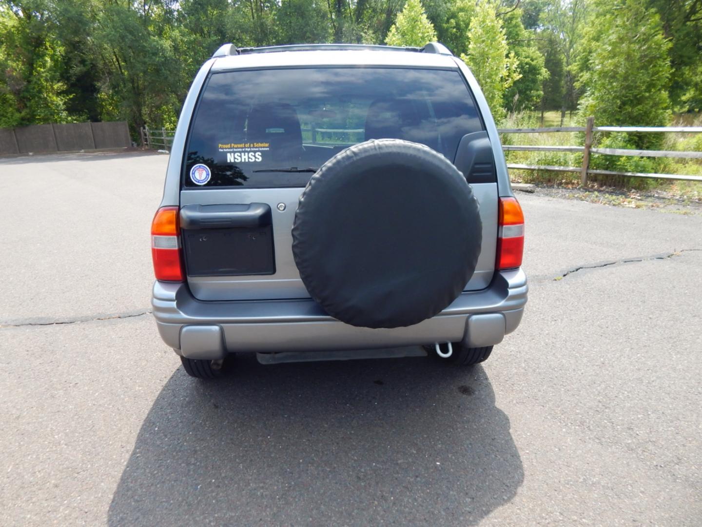 2004 Silver /Gray Cloth Chevrolet Tracker ZR2 4WD (2CNBJ734946) with an 2.5L V6 DOHC 24V engine, 4-Speed Automatic Overdrive transmission, located at 6528 Lower York Road, New Hope, PA, 18938, (215) 862-9555, 40.358707, -74.977882 - Here we have a Chevrolet Tracker with a 2.5L V6 putting power to a 4x4 automatic transmission. Options include: gray cloth, keyless entry, 1 remote and 1 key, cruise control, tilt steering wheel, A/C, power windows, power locks, power mirrors, AM/FM/CD radio, drivers/passengers front airbag for safe - Photo#14