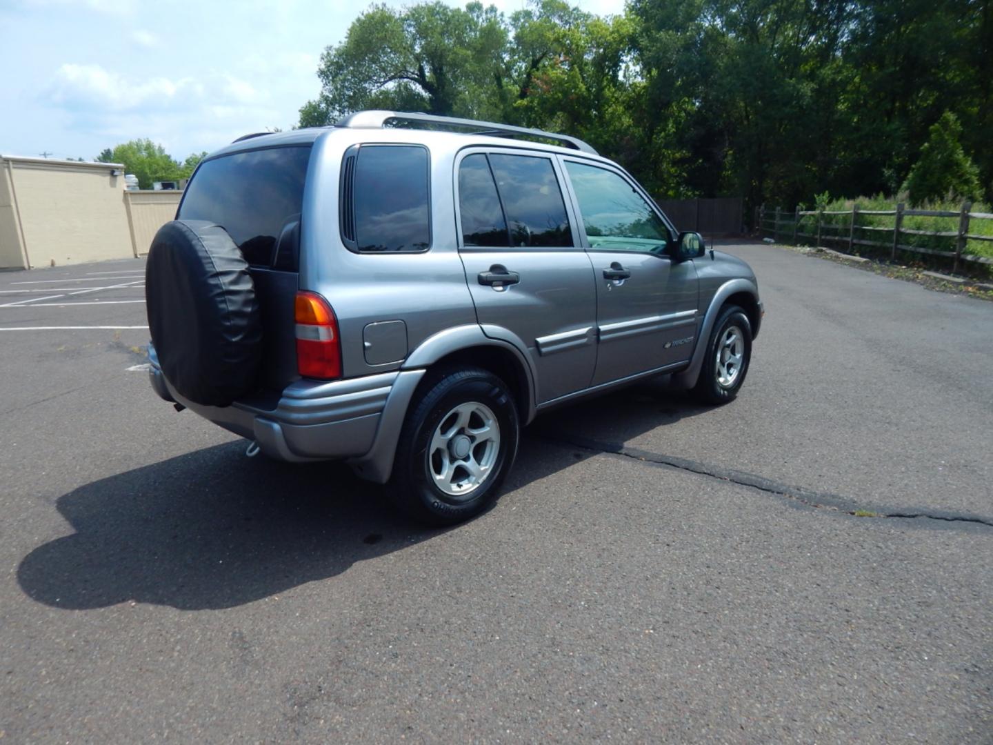 2004 Silver /Gray Cloth Chevrolet Tracker ZR2 4WD (2CNBJ734946) with an 2.5L V6 DOHC 24V engine, 4-Speed Automatic Overdrive transmission, located at 6528 Lower York Road, New Hope, PA, 18938, (215) 862-9555, 40.358707, -74.977882 - Here we have a Chevrolet Tracker with a 2.5L V6 putting power to a 4x4 automatic transmission. Options include: gray cloth, keyless entry, 1 remote and 1 key, cruise control, tilt steering wheel, A/C, power windows, power locks, power mirrors, AM/FM/CD radio, drivers/passengers front airbag for safe - Photo#4