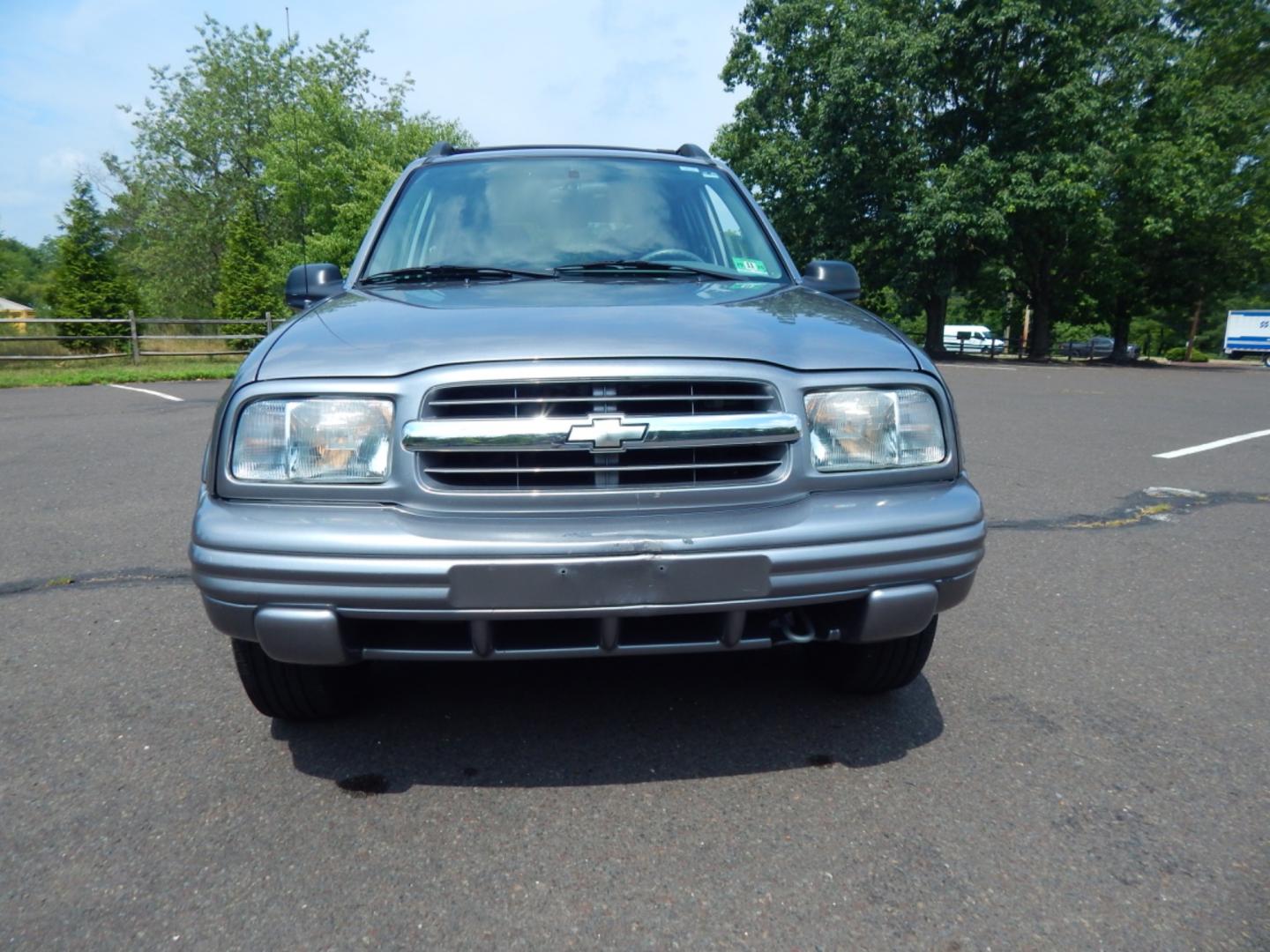 2004 Silver /Gray Cloth Chevrolet Tracker ZR2 4WD (2CNBJ734946) with an 2.5L V6 DOHC 24V engine, 4-Speed Automatic Overdrive transmission, located at 6528 Lower York Road, New Hope, PA, 18938, (215) 862-9555, 40.358707, -74.977882 - Here we have a Chevrolet Tracker with a 2.5L V6 putting power to a 4x4 automatic transmission. Options include: gray cloth, keyless entry, 1 remote and 1 key, cruise control, tilt steering wheel, A/C, power windows, power locks, power mirrors, AM/FM/CD radio, drivers/passengers front airbag for safe - Photo#5