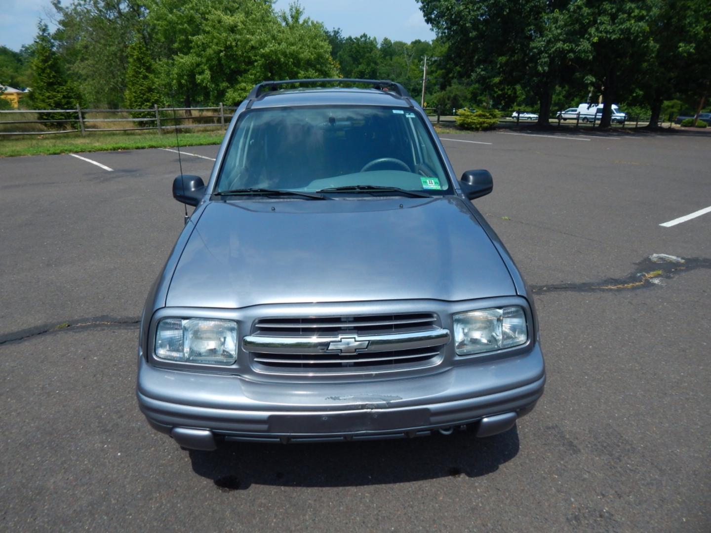 2004 Silver /Gray Cloth Chevrolet Tracker ZR2 4WD (2CNBJ734946) with an 2.5L V6 DOHC 24V engine, 4-Speed Automatic Overdrive transmission, located at 6528 Lower York Road, New Hope, PA, 18938, (215) 862-9555, 40.358707, -74.977882 - Here we have a Chevrolet Tracker with a 2.5L V6 putting power to a 4x4 automatic transmission. Options include: gray cloth, keyless entry, 1 remote and 1 key, cruise control, tilt steering wheel, A/C, power windows, power locks, power mirrors, AM/FM/CD radio, drivers/passengers front airbag for safe - Photo#6