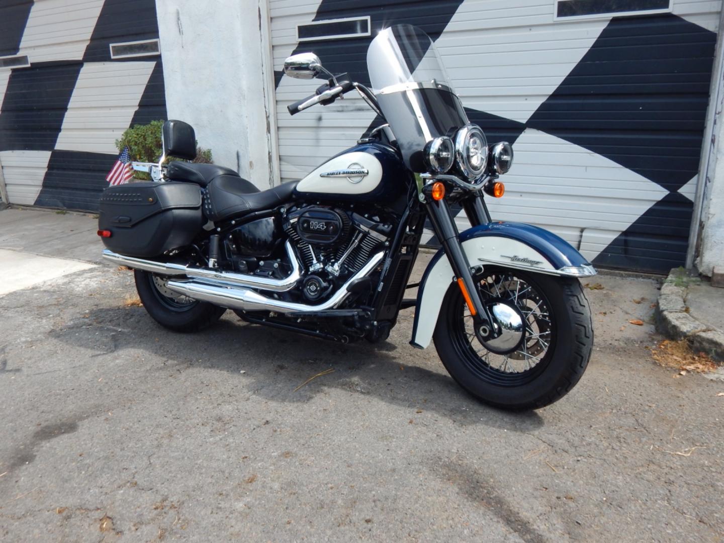 2019 Blue/White Harley-Davidson Heritage Softail (1HD1YBK10KC) with an 114 engine, Manual transmission, located at 6528 Lower York Road, New Hope, PA, 18938, (215) 862-9555, 40.358707, -74.977882 - Here we have a beautiful running and riding Heritage Softail with a 114 Cubic Inch engine. This bike comes with saddle bags, wind screen, ABS, keyless start, black leather seat and Xenon lights. The right side of the gas tank has some paint touch up work done. This is a ONE OWNER bike with no accide - Photo#1