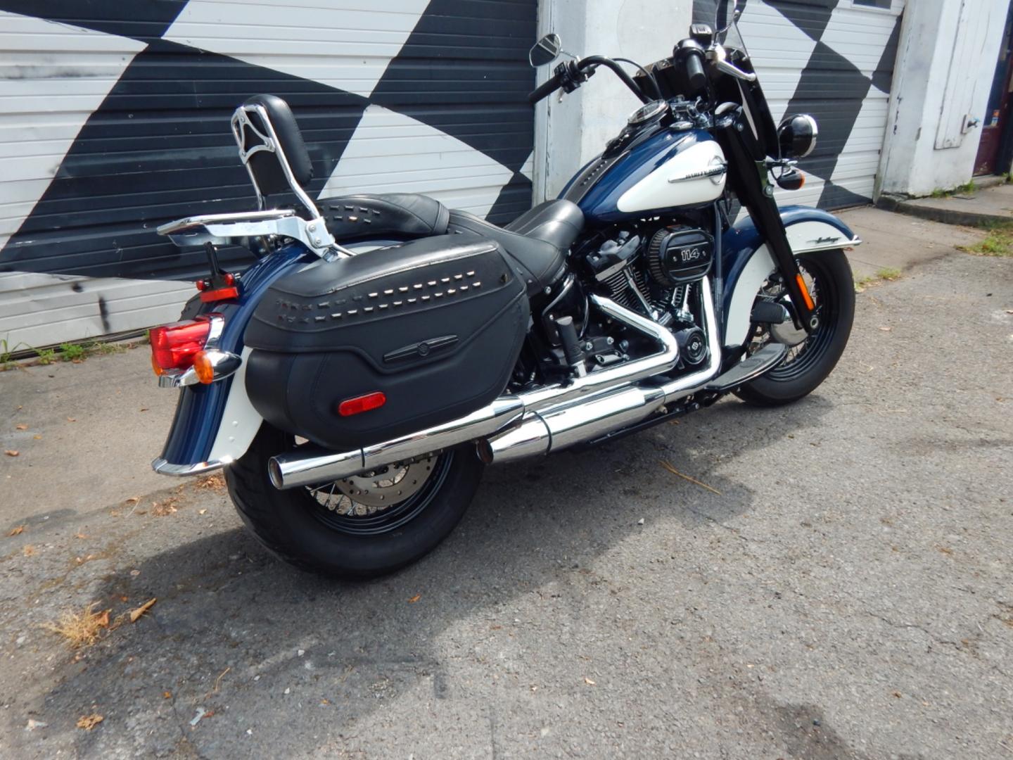 2019 Blue/White Harley-Davidson Heritage Softail (1HD1YBK10KC) with an 114 engine, Manual transmission, located at 6528 Lower York Road, New Hope, PA, 18938, (215) 862-9555, 40.358707, -74.977882 - Here we have a beautiful running and riding Heritage Softail with a 114 Cubic Inch engine. This bike comes with saddle bags, wind screen, ABS, keyless start, black leather seat and Xenon lights. The right side of the gas tank has some paint touch up work done. This is a ONE OWNER bike with no accide - Photo#3