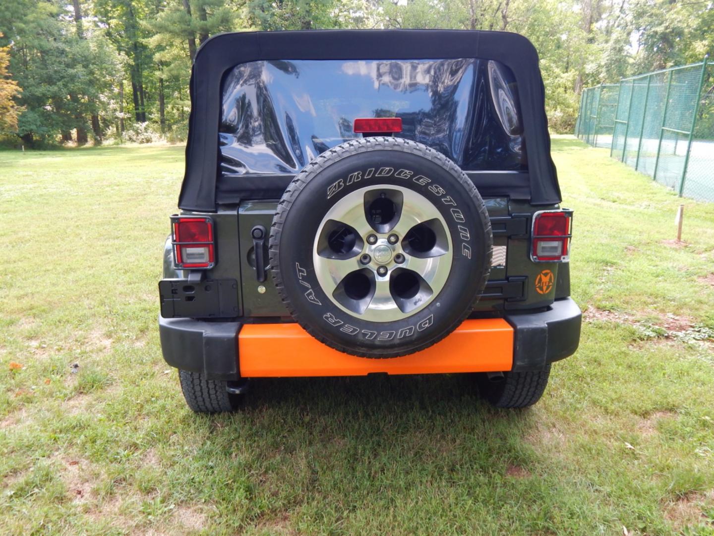 2016 Green /Black Cloth Jeep Wrangler (1C4HJWEG7GL) with an 3.6L V6 engine, Automatic transmission, located at 6528 Lower York Road, New Hope, PA, 18938, (215) 862-9555, 40.358707, -74.977882 - Photo#6