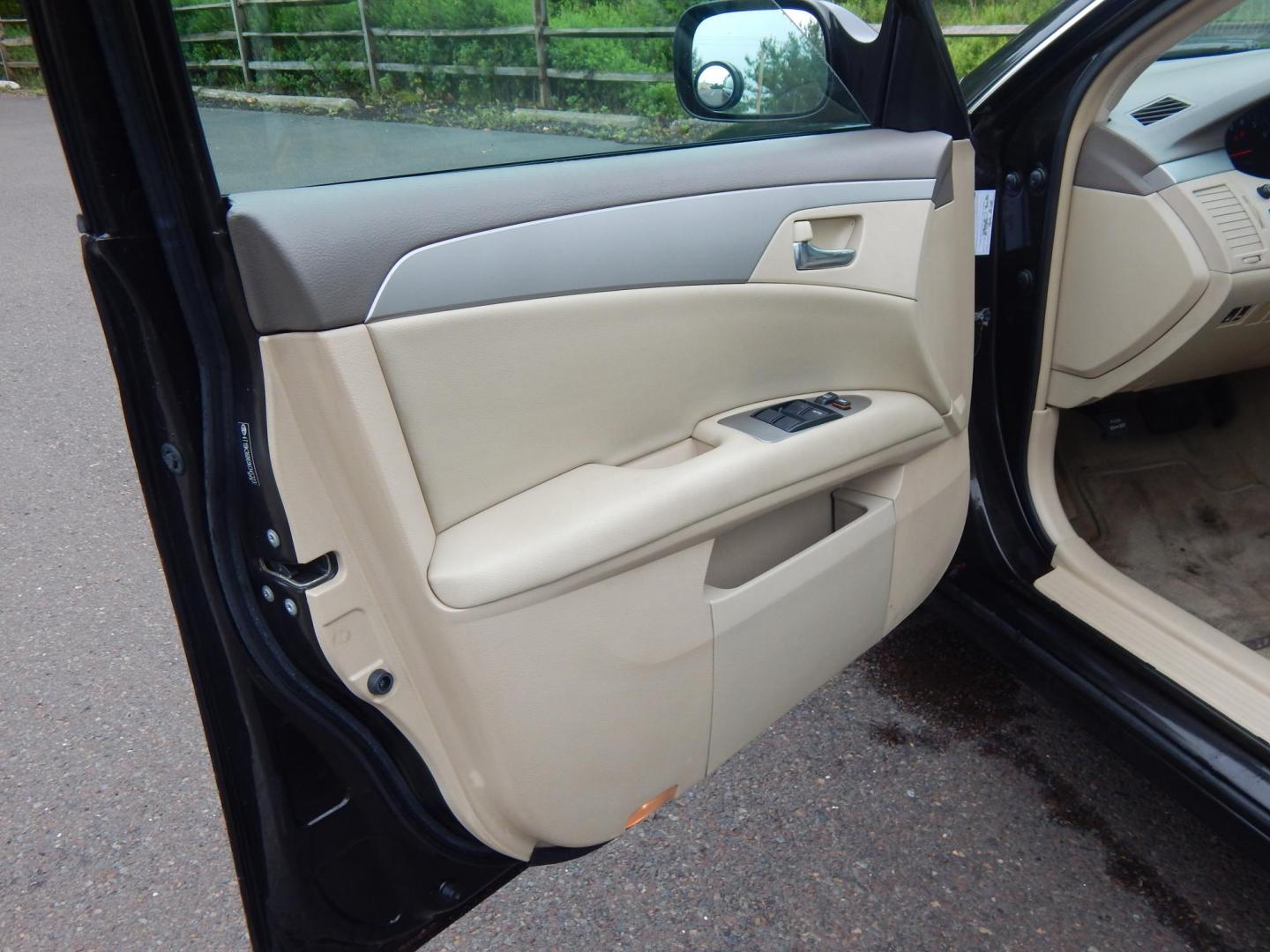 2009 Brown /Tan Cloth Toyota Avalon Limited (4T1BK36B69U) with an 3.5L V6 DOHC 24V engine, 6-Speed Automatic transmission, located at 6528 Lower York Road, New Hope, PA, 18938, (215) 862-9555, 40.358707, -74.977882 - Here we have a Avalon XL with a 3.5L V6 putting power to the front wheels via an automatic transmission. Options include: tan cloth, power drivers seat, dual climate, AM/FM/CD/SAT/AUX radio, cruise control, tilt steering wheel, automatic headlights, power windows/locks/mirrors, dual exhaust and 16 i - Photo#19