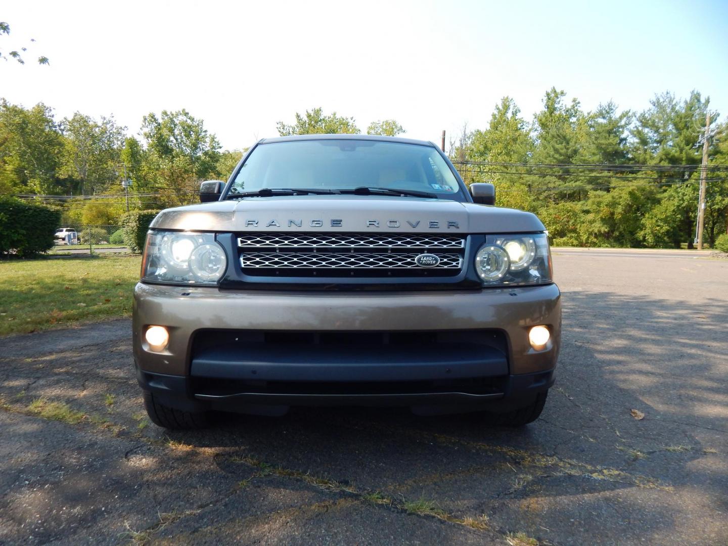 2013 Bronze /Ivory Leather Land Rover Range Rover Sport Luxury (SALSK2D40DA) with an 5.0L V8 engine, 6-Speed Automatic transmission, located at 6528 Lower York Road, New Hope, PA, 18938, (215) 862-9555, 40.358707, -74.977882 - Here we have a beautiful, ONE OWNER, Range Rover Sport Luxury with a 5.0L V8 putting power to all four wheels via an automatic transmission. Options include: Ivory leather seats, wood trim, keyless entry, push button start, dual power seats, heated seats front and rear, sunroof, dual climate control - Photo#7