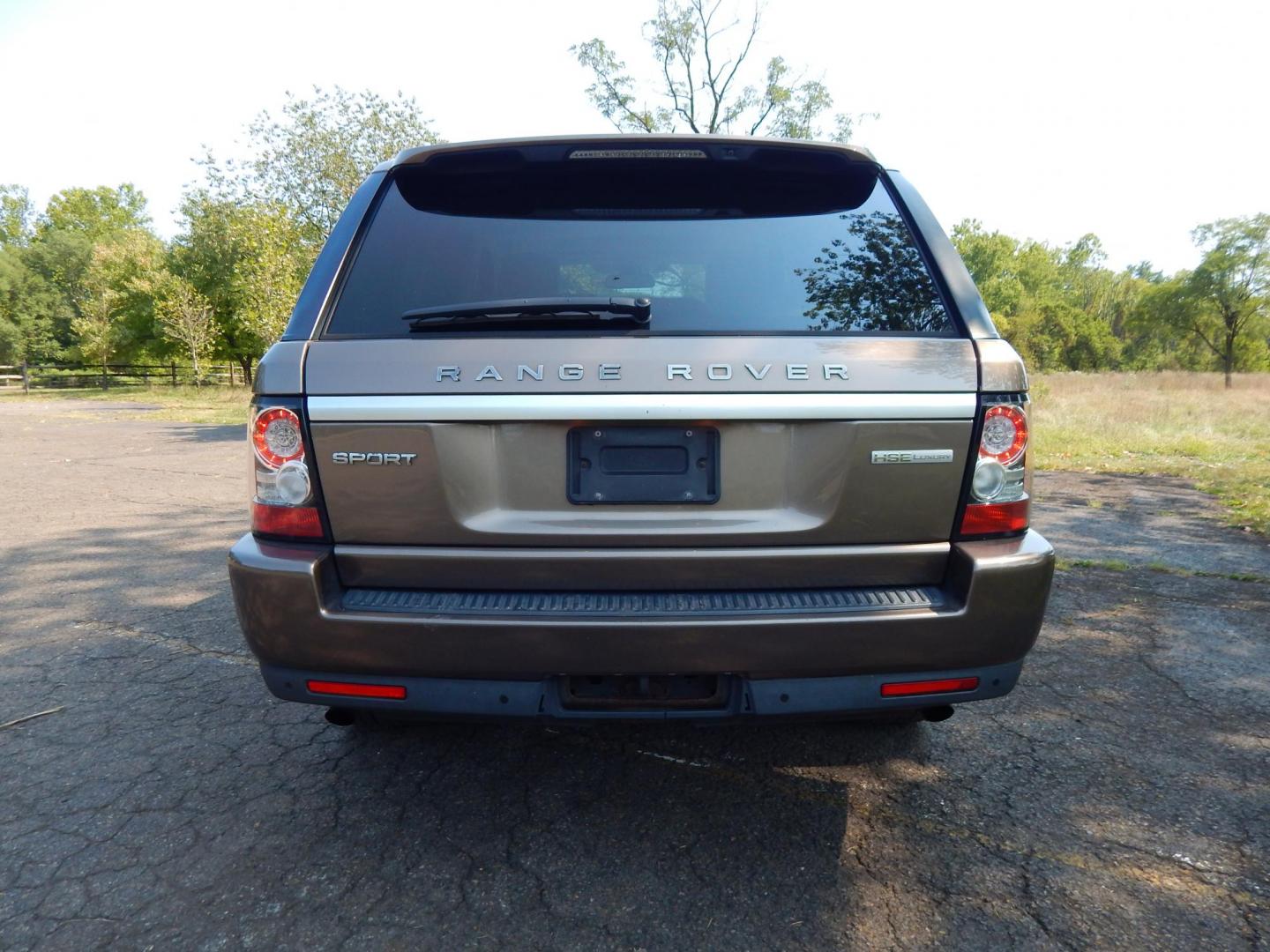 2013 Bronze /Ivory Leather Land Rover Range Rover Sport Luxury (SALSK2D40DA) with an 5.0L V8 engine, 6-Speed Automatic transmission, located at 6528 Lower York Road, New Hope, PA, 18938, (215) 862-9555, 40.358707, -74.977882 - Here we have a beautiful, ONE OWNER, Range Rover Sport Luxury with a 5.0L V8 putting power to all four wheels via an automatic transmission. Options include: Ivory leather seats, wood trim, keyless entry, push button start, dual power seats, heated seats front and rear, sunroof, dual climate control - Photo#3