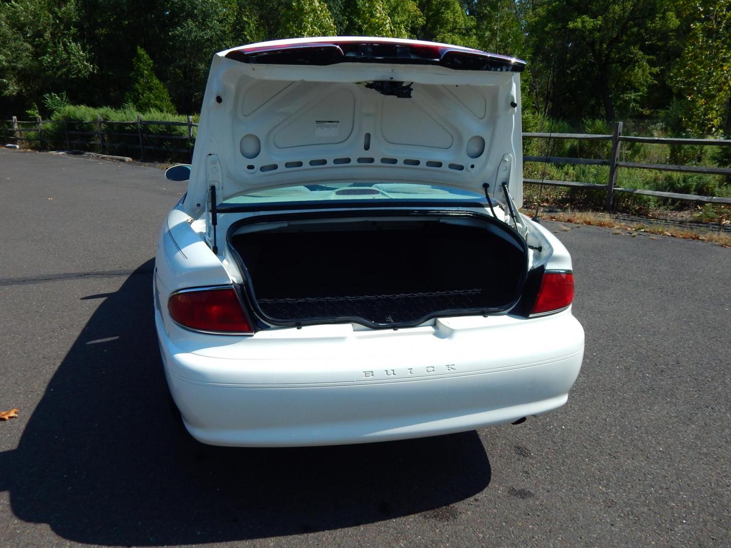 2005 White /Gray Cloth Buick Century Sedan (2G4WS52J851) with an 3.1L V6 OHV 12V engine, 4-Speed Automatic Overdrive transmission, located at 6528 Lower York Road, New Hope, PA, 18938, (215) 862-9555, 40.358707, -74.977882 - Here we have a Buick Century with a 3.1L V6 putting power to the front wheels via an automatic transmission. Options include: gray cloth, power drivers seat, dual climate controls, AM/FM/CD/TAPE radio, tilt steering wheel, power windows, power locks, power mirrors, cruise control and 15 inch wheels. - Photo#13