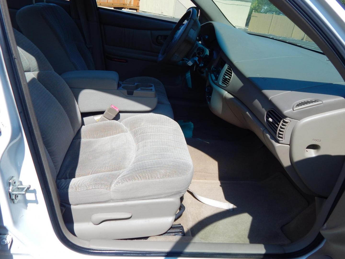 2005 White /Gray Cloth Buick Century Sedan (2G4WS52J851) with an 3.1L V6 OHV 12V engine, 4-Speed Automatic Overdrive transmission, located at 6528 Lower York Road, New Hope, PA, 18938, (215) 862-9555, 40.358707, -74.977882 - Here we have a Buick Century with a 3.1L V6 putting power to the front wheels via an automatic transmission. Options include: gray cloth, power drivers seat, dual climate controls, AM/FM/CD/TAPE radio, tilt steering wheel, power windows, power locks, power mirrors, cruise control and 15 inch wheels. - Photo#16