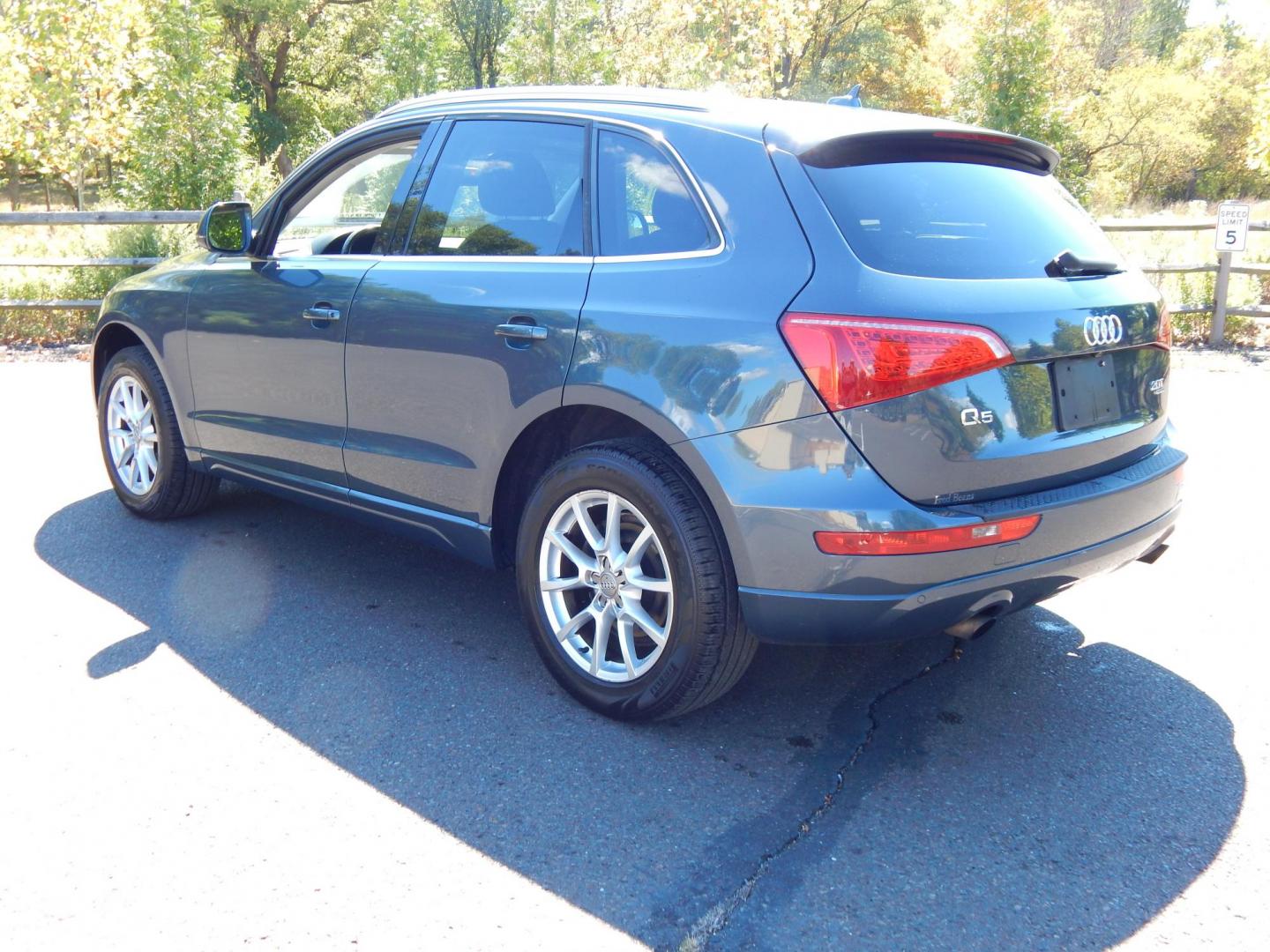 2011 Blue /Black Leather Audi Q5 2.0 quattro Premium (WA1LFAFP9BA) with an 2.0L L4 DOHC 16V engine, 6-Speed Automatic transmission, located at 6528 Lower York Road, New Hope, PA, 18938, (215) 862-9555, 40.358707, -74.977882 - Here we have an Audi Q5 with a 2.0L turbo engine putting power to all four wheels via an automatic transmission. Options include: black leather, dual power seats, dual climate controls, sunroof, AM/FM/CD/AMI radio, navigation, cruise control, tilt steering wheel, power windows, power locks, power mi - Photo#2