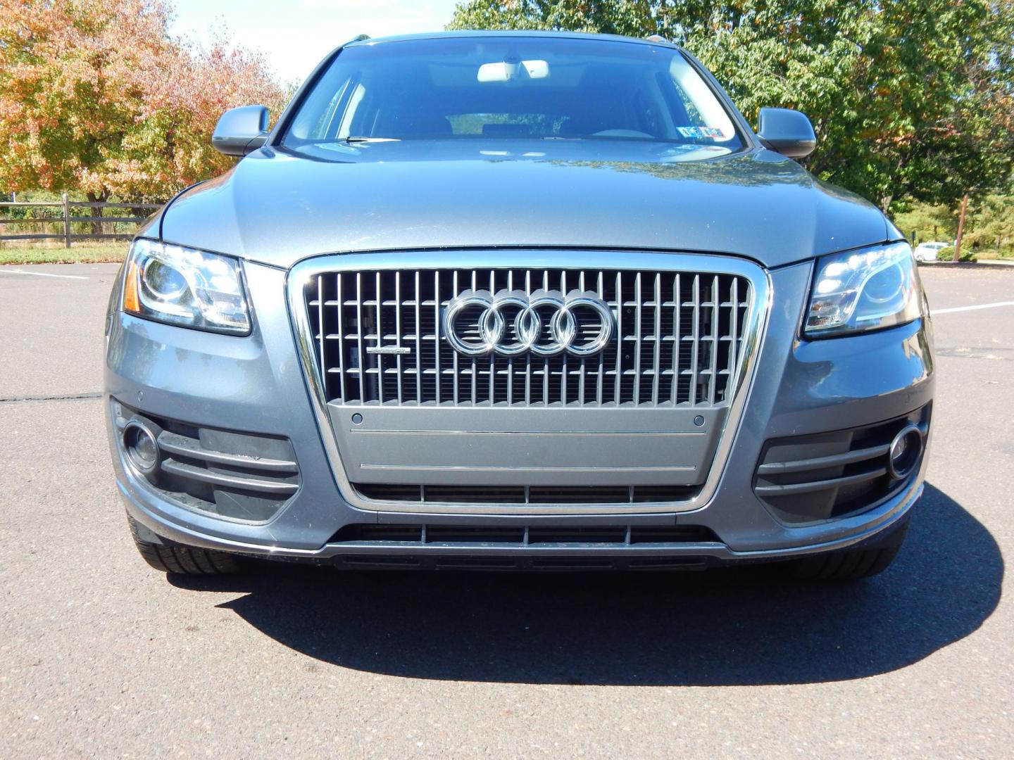 2011 Blue /Black Leather Audi Q5 2.0 quattro Premium (WA1LFAFP9BA) with an 2.0L L4 DOHC 16V engine, 6-Speed Automatic transmission, located at 6528 Lower York Road, New Hope, PA, 18938, (215) 862-9555, 40.358707, -74.977882 - Here we have an Audi Q5 with a 2.0L turbo engine putting power to all four wheels via an automatic transmission. Options include: black leather, dual power seats, dual climate controls, sunroof, AM/FM/CD/AMI radio, navigation, cruise control, tilt steering wheel, power windows, power locks, power mi - Photo#6