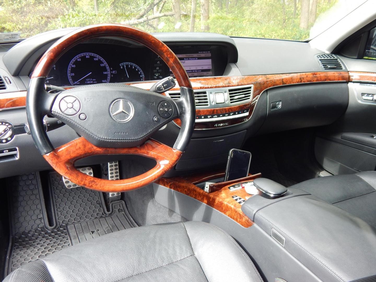 2013 Gray /Black Leather Mercedes-Benz S-Class S550 4-MATIC (WDDNG9EB6DA) with an 4.6L Bi-Turbo V8 DOHC 32V engine, 7-Speed Automatic transmission, located at 6528 Lower York Road, New Hope, PA, 18938, (215) 862-9555, 40.358707, -74.977882 - Here for sale is a beautiful 2013 Mercedes-Benz S550 4 Matic.....This luxury sport sedan is powered by a 4.6 Liter Twin turbocharged V8 engine that runs great, automatic transmission, tilt wheel/cruise control, keyless entry, 2 Master keys, heated steering wheel, power windows, mirrors, central lo - Photo#14