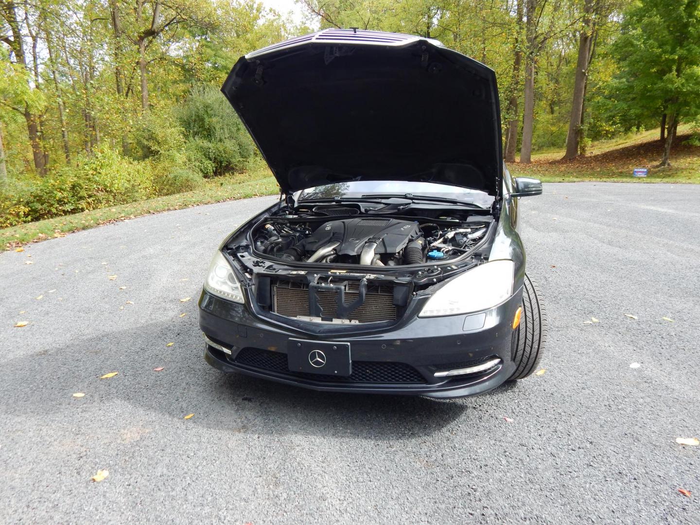 2013 Gray /Black Leather Mercedes-Benz S-Class S550 4-MATIC (WDDNG9EB6DA) with an 4.6L Bi-Turbo V8 DOHC 32V engine, 7-Speed Automatic transmission, located at 6528 Lower York Road, New Hope, PA, 18938, (215) 862-9555, 40.358707, -74.977882 - Here for sale is a beautiful 2013 Mercedes-Benz S550 4 Matic.....This luxury sport sedan is powered by a 4.6 Liter Twin turbocharged V8 engine that runs great, automatic transmission, tilt wheel/cruise control, keyless entry, 2 Master keys, heated steering wheel, power windows, mirrors, central lo - Photo#23