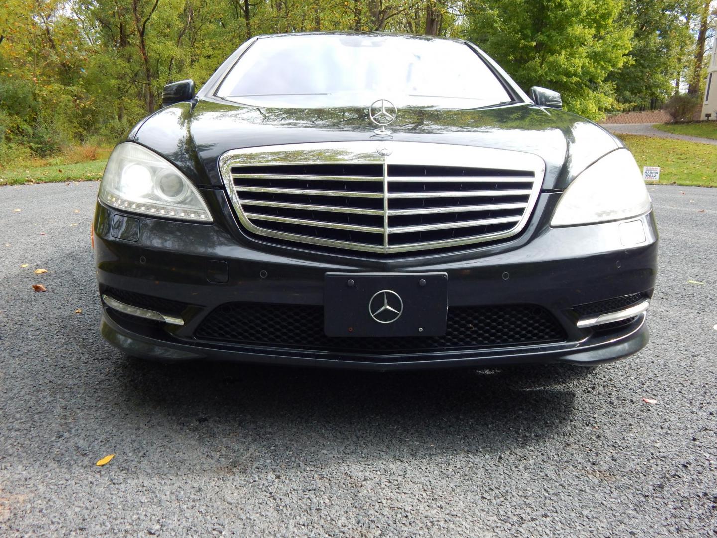 2013 Gray /Black Leather Mercedes-Benz S-Class S550 4-MATIC (WDDNG9EB6DA) with an 4.6L Bi-Turbo V8 DOHC 32V engine, 7-Speed Automatic transmission, located at 6528 Lower York Road, New Hope, PA, 18938, (215) 862-9555, 40.358707, -74.977882 - Here for sale is a beautiful 2013 Mercedes-Benz S550 4 Matic.....This luxury sport sedan is powered by a 4.6 Liter Twin turbocharged V8 engine that runs great, automatic transmission, tilt wheel/cruise control, keyless entry, 2 Master keys, heated steering wheel, power windows, mirrors, central lo - Photo#6