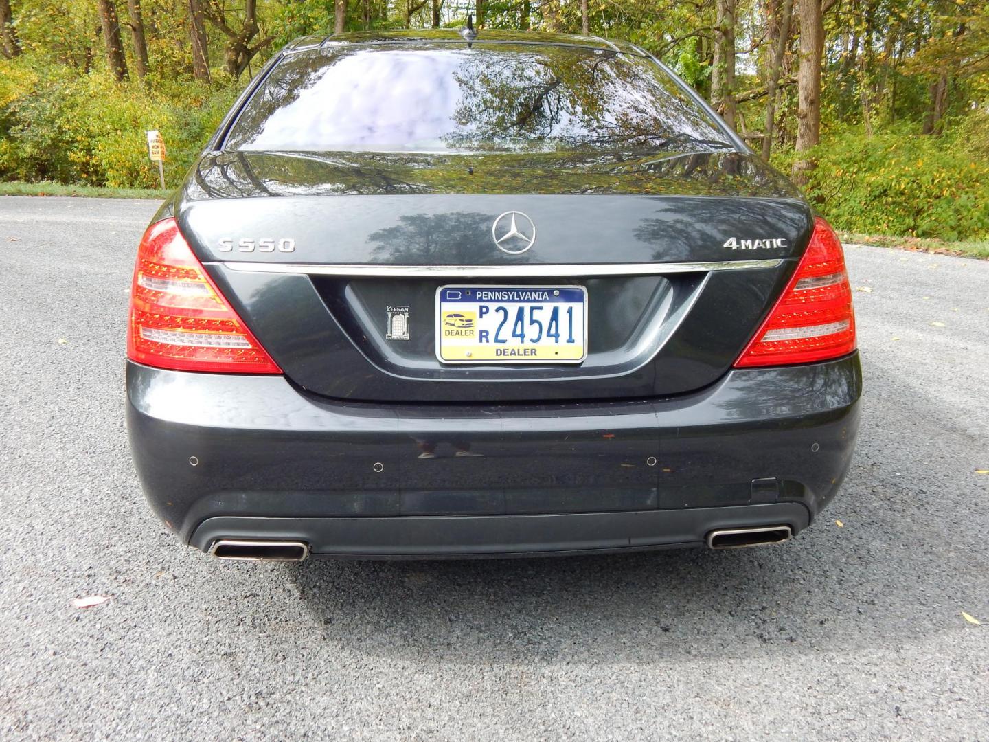 2013 Gray /Black Leather Mercedes-Benz S-Class S550 4-MATIC (WDDNG9EB6DA) with an 4.6L Bi-Turbo V8 DOHC 32V engine, 7-Speed Automatic transmission, located at 6528 Lower York Road, New Hope, PA, 18938, (215) 862-9555, 40.358707, -74.977882 - Here for sale is a beautiful 2013 Mercedes-Benz S550 4 Matic.....This luxury sport sedan is powered by a 4.6 Liter Twin turbocharged V8 engine that runs great, automatic transmission, tilt wheel/cruise control, keyless entry, 2 Master keys, heated steering wheel, power windows, mirrors, central lo - Photo#7