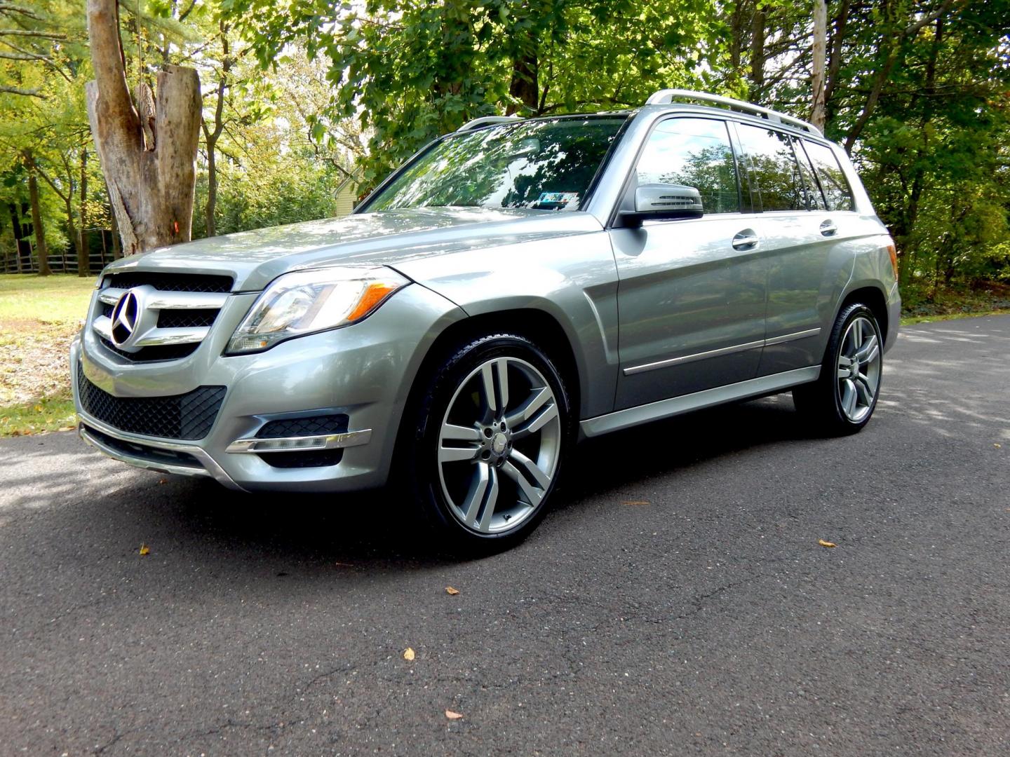 2014 Gray /Black Leather Mercedes-Benz GLK-Class GLK350 4MATIC (WDCGG8JB6EG) with an 3.5L V6 DOHC 24V engine, 7-Speed Automatic transmission, located at 6528 Lower York Road, New Hope, PA, 18938, (215) 862-9555, 40.358707, -74.977882 - 2014 Mercedes-Benz GLK 350 ......3.5 Liter V6 engine, auto trans, tilt wheel, cruise control, dual heated power seats, windows, mirrors, central locking system, black leather seats, aluminum trim, 1 Master Key, dual zone climate control, AM/FM/CD/Sat/Bluetooth sound system, Navigation, rear view ca - Photo#0