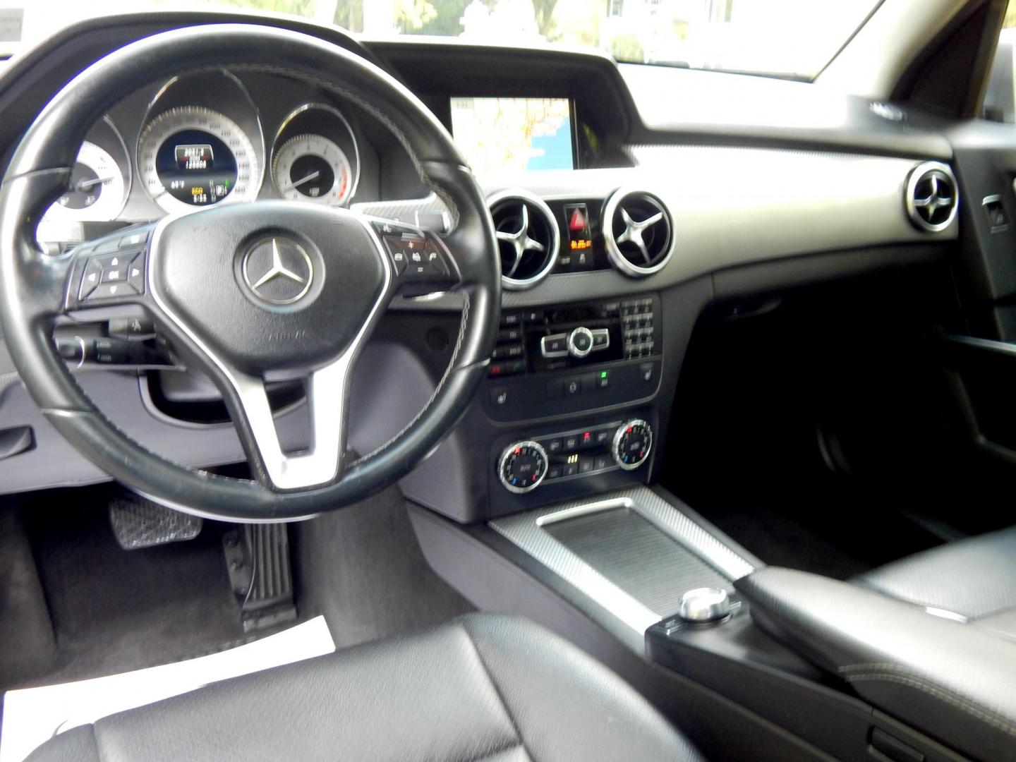 2014 Gray /Black Leather Mercedes-Benz GLK-Class GLK350 4MATIC (WDCGG8JB6EG) with an 3.5L V6 DOHC 24V engine, 7-Speed Automatic transmission, located at 6528 Lower York Road, New Hope, PA, 18938, (215) 862-9555, 40.358707, -74.977882 - 2014 Mercedes-Benz GLK 350 ......3.5 Liter V6 engine, auto trans, tilt wheel, cruise control, dual heated power seats, windows, mirrors, central locking system, black leather seats, aluminum trim, 1 Master Key, dual zone climate control, AM/FM/CD/Sat/Bluetooth sound system, Navigation, rear view ca - Photo#11